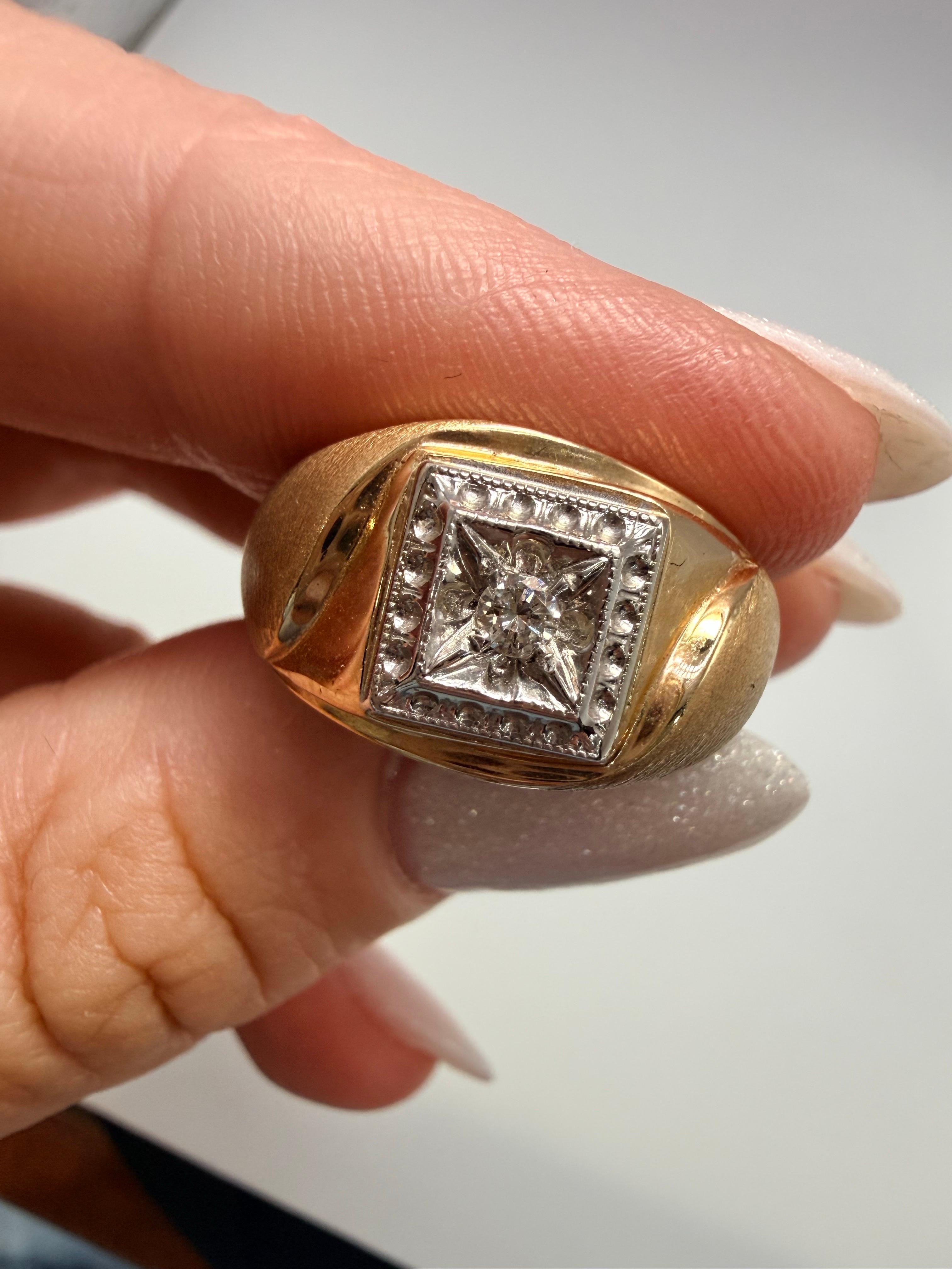 Taglio brillante Anello con diamante giallo 14KT Anello con diamante da uomo anno sconosciuto in vendita