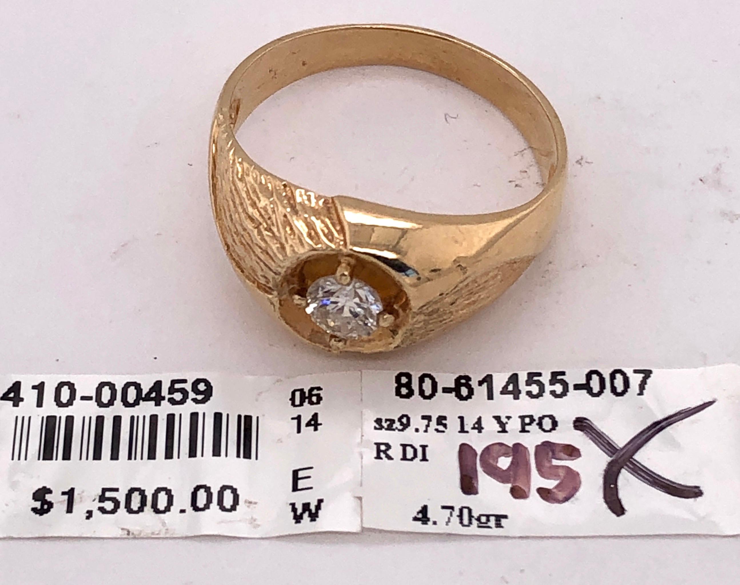 14 Karat Yellow Etched Gold Fashion Ring with Solitaire Round Diamond For Sale 8