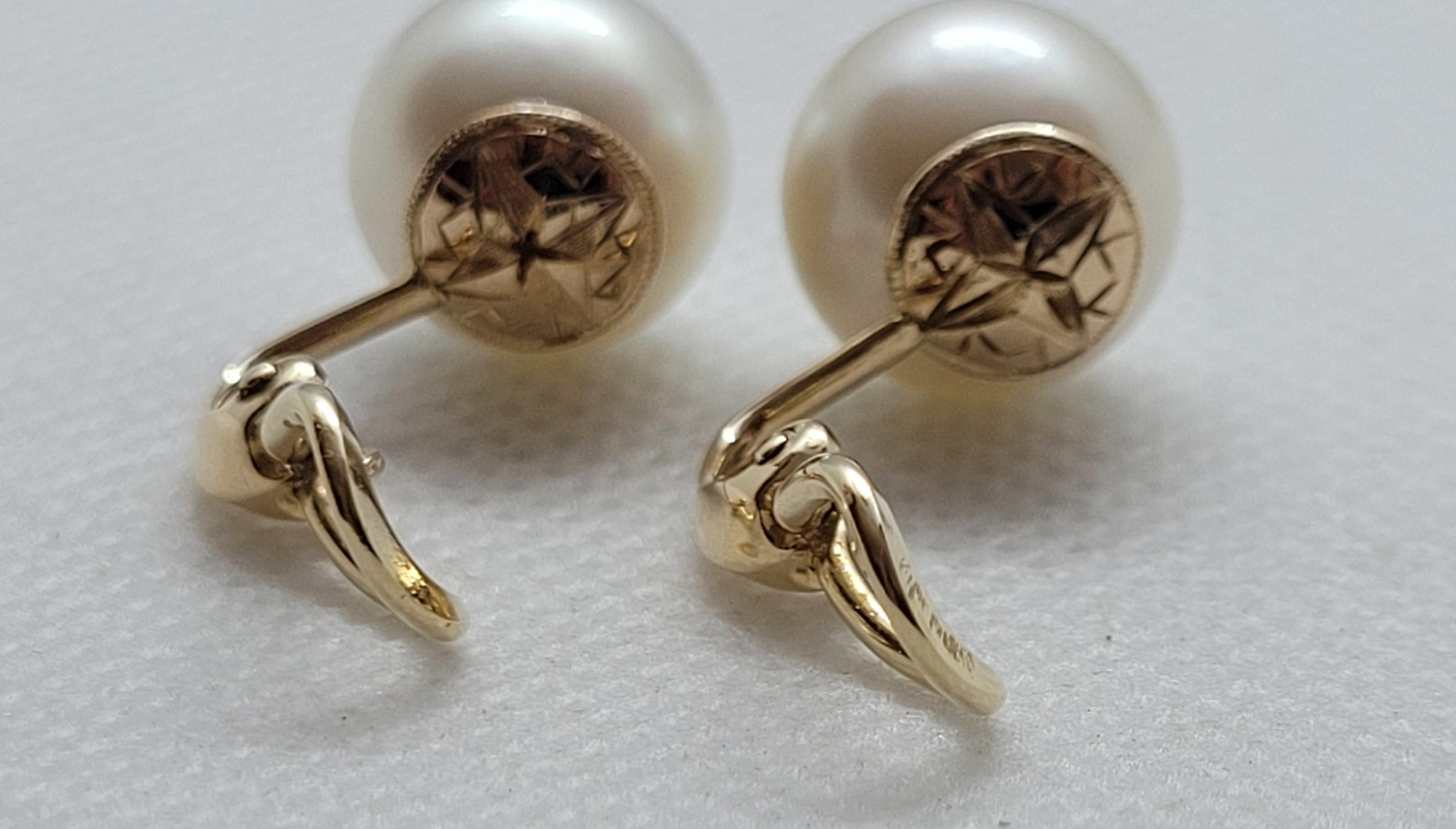 Taglio rotondo Orecchini di perle in oro giallo 14kt da 12,6 mm, a clip, grigio medio bianco, 8,5 gr, fine in vendita