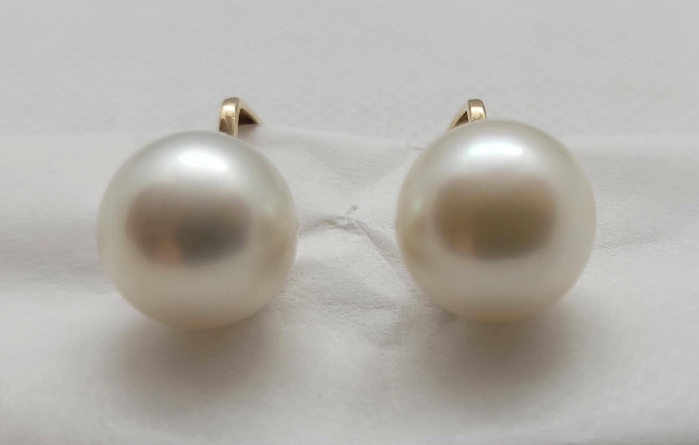 Orecchini di perle in oro giallo 14kt da 12,6 mm, a clip, grigio medio bianco, 8,5 gr, fine in vendita 2