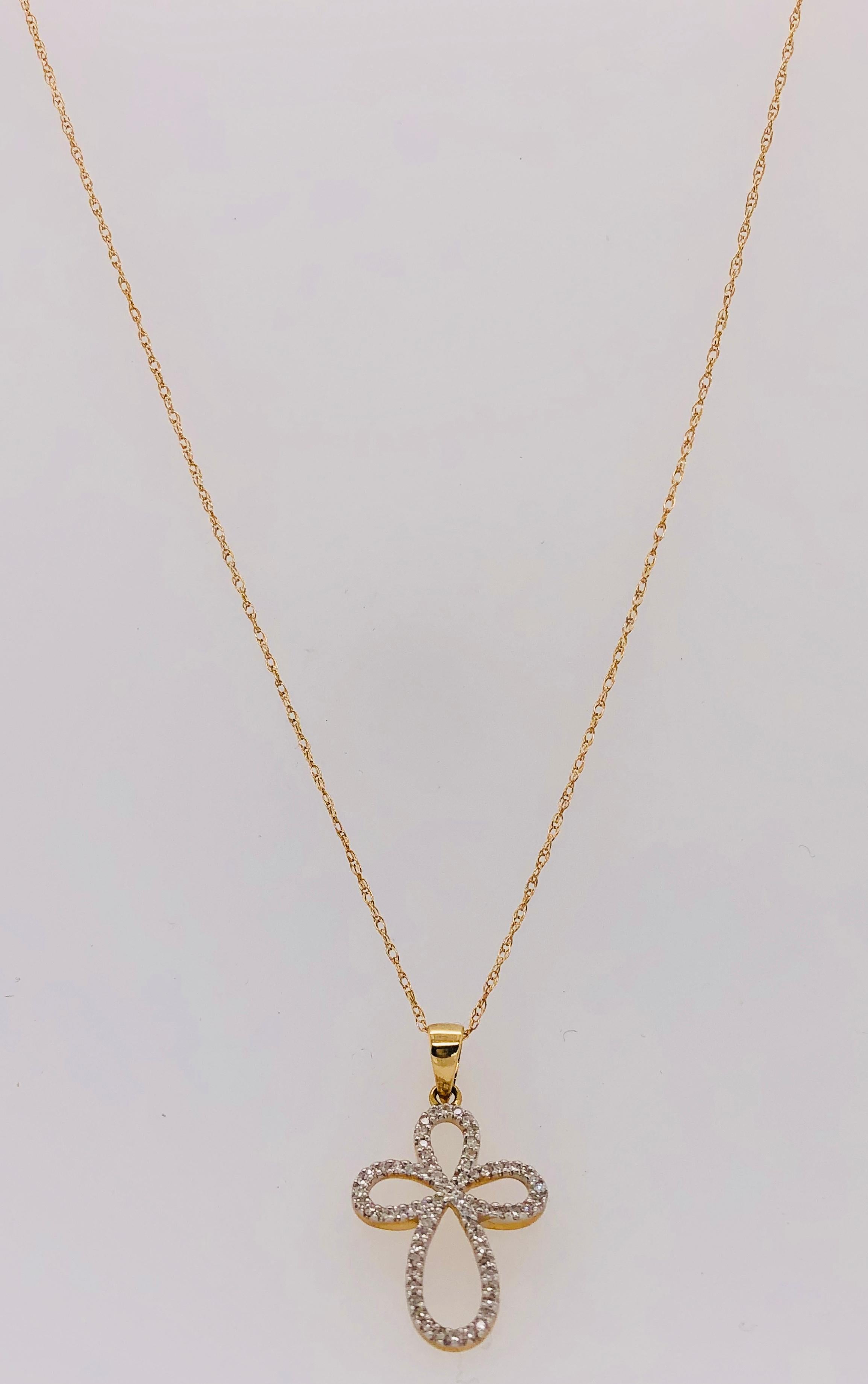 Taille ronde Collier en or jaune 14 carats avec pendentif incrusté de diamants 0,25 TDW en vente