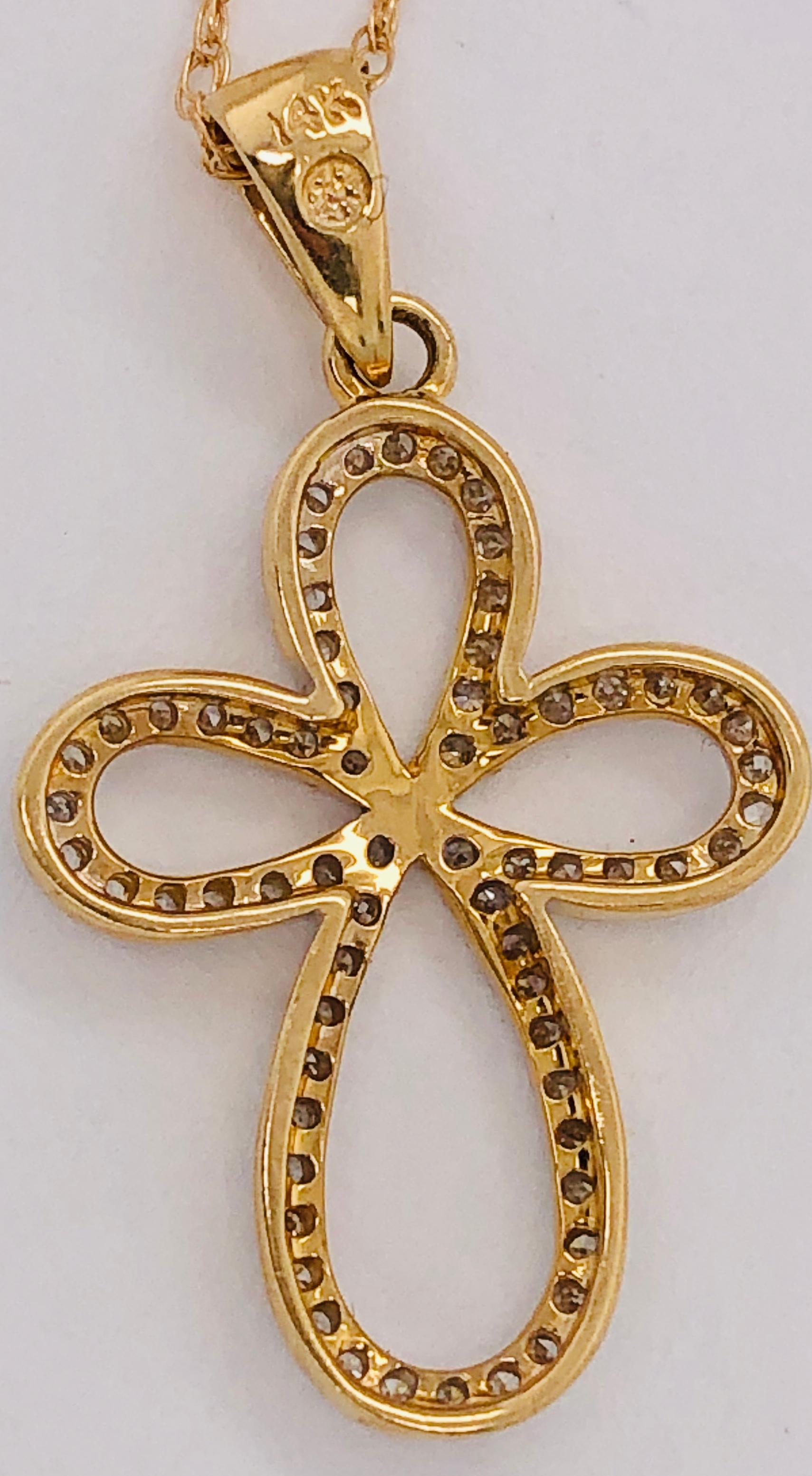 14 Karat Yellow Gold Necklace with Diamond Encrusted Pendant 0.25 TDW For Sale 2