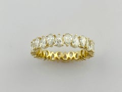 Anillo de eternidad de oro amarillo de 14 quilates con un diamante natural de 2,30 quilates y talla de pera