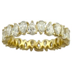 Anillo de eternidad de oro amarillo de 14 quilates con un diamante natural de 2,30 quilates y talla de pera