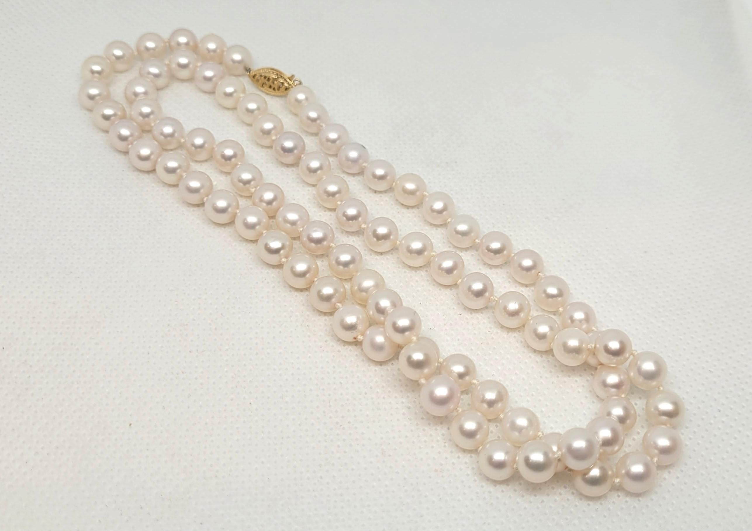 14kt Yellow Gold 24 Inch Cultured Pearl Strand, Knotted, 6-7mm, Studs, Friction Bon état - En vente à San Diego, CA