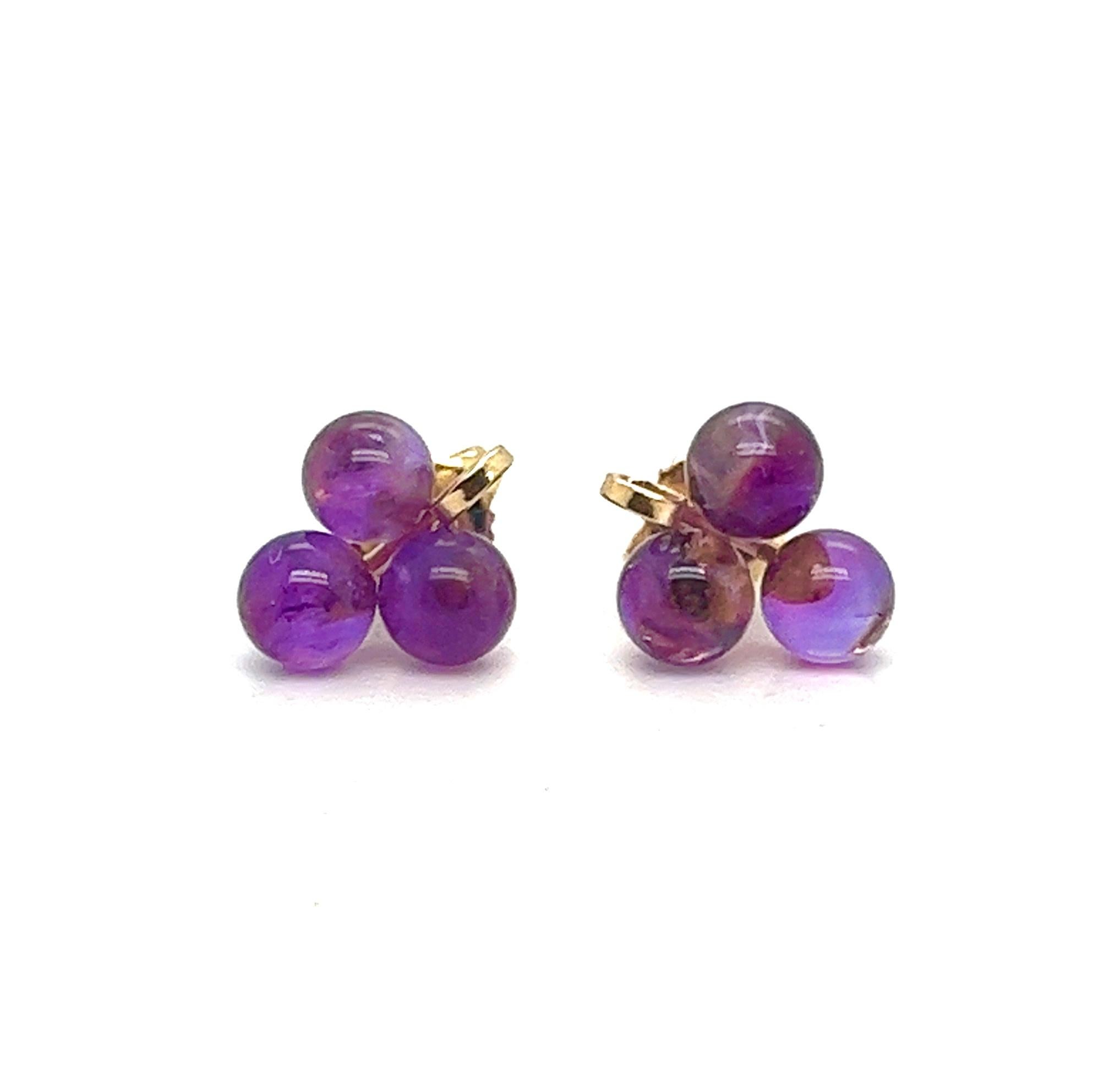 14kt Yellow Gold Amethyst Bead Flower Motif Stud Earring In Good Condition In Miami, FL