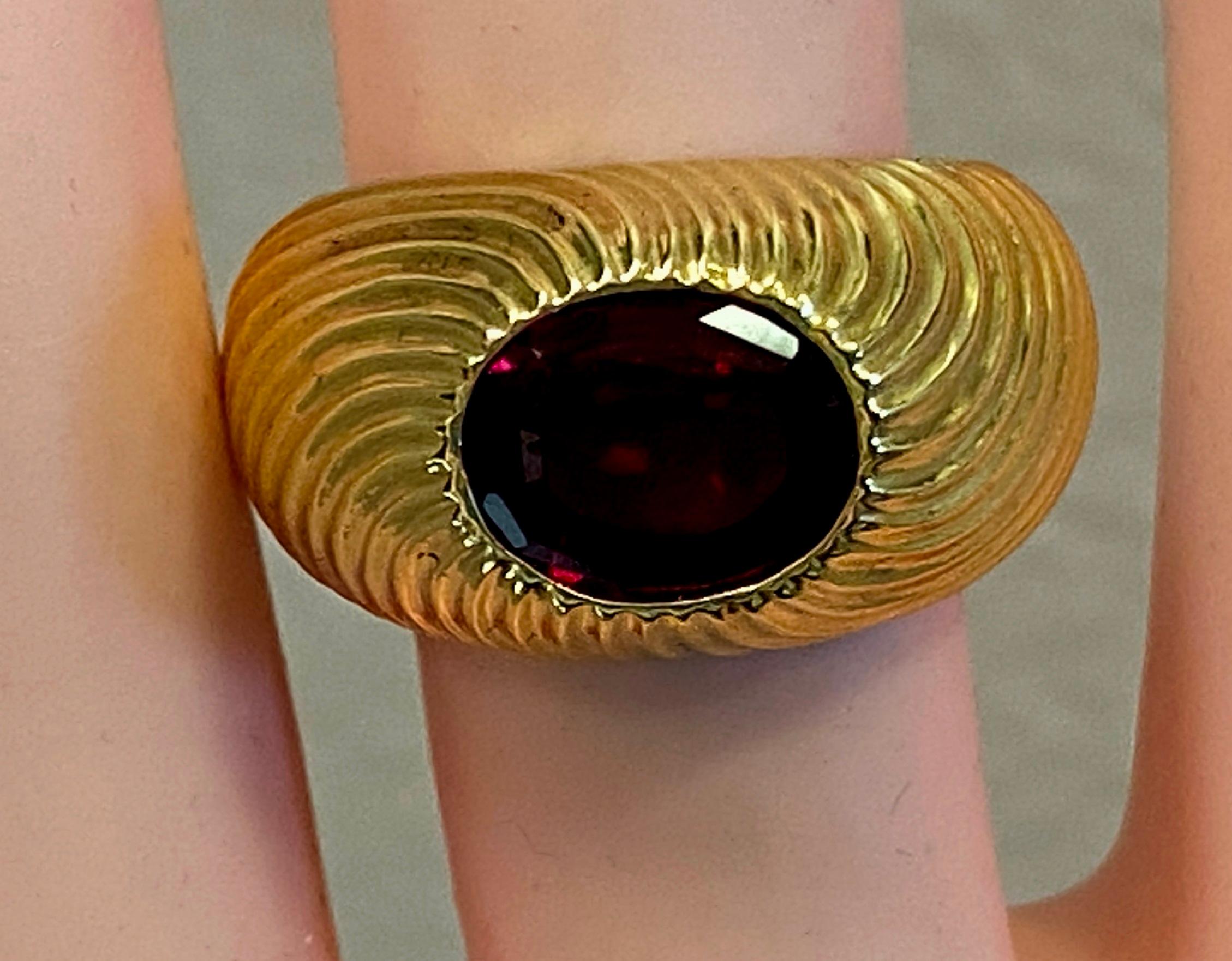 Women's or Men's 14 Karat Yellow Gold and Rubelite Tourmaline Ring For Sale
