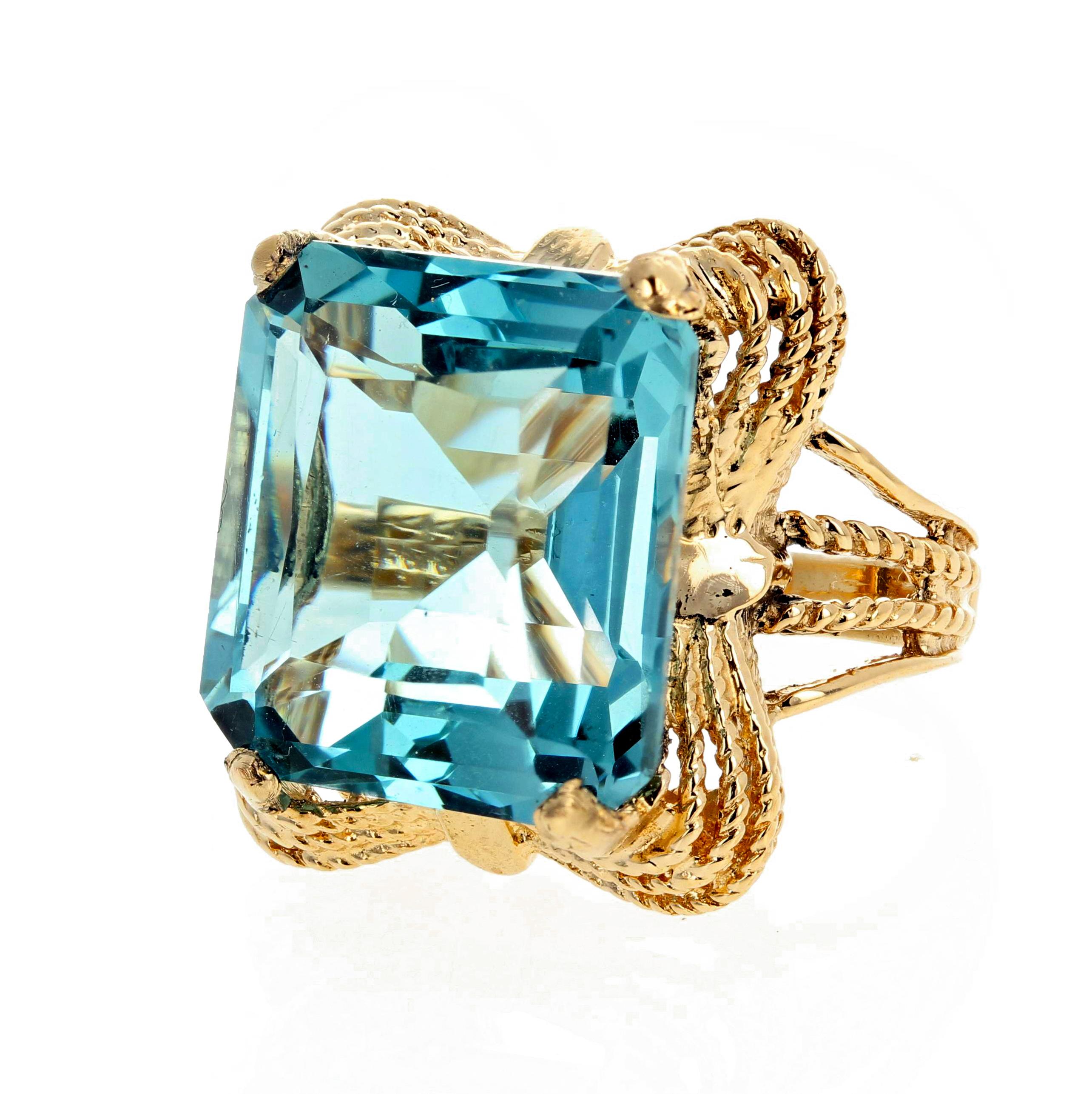 Brilliant Glittering 19 Carat Aquamarine Gold Ring 1