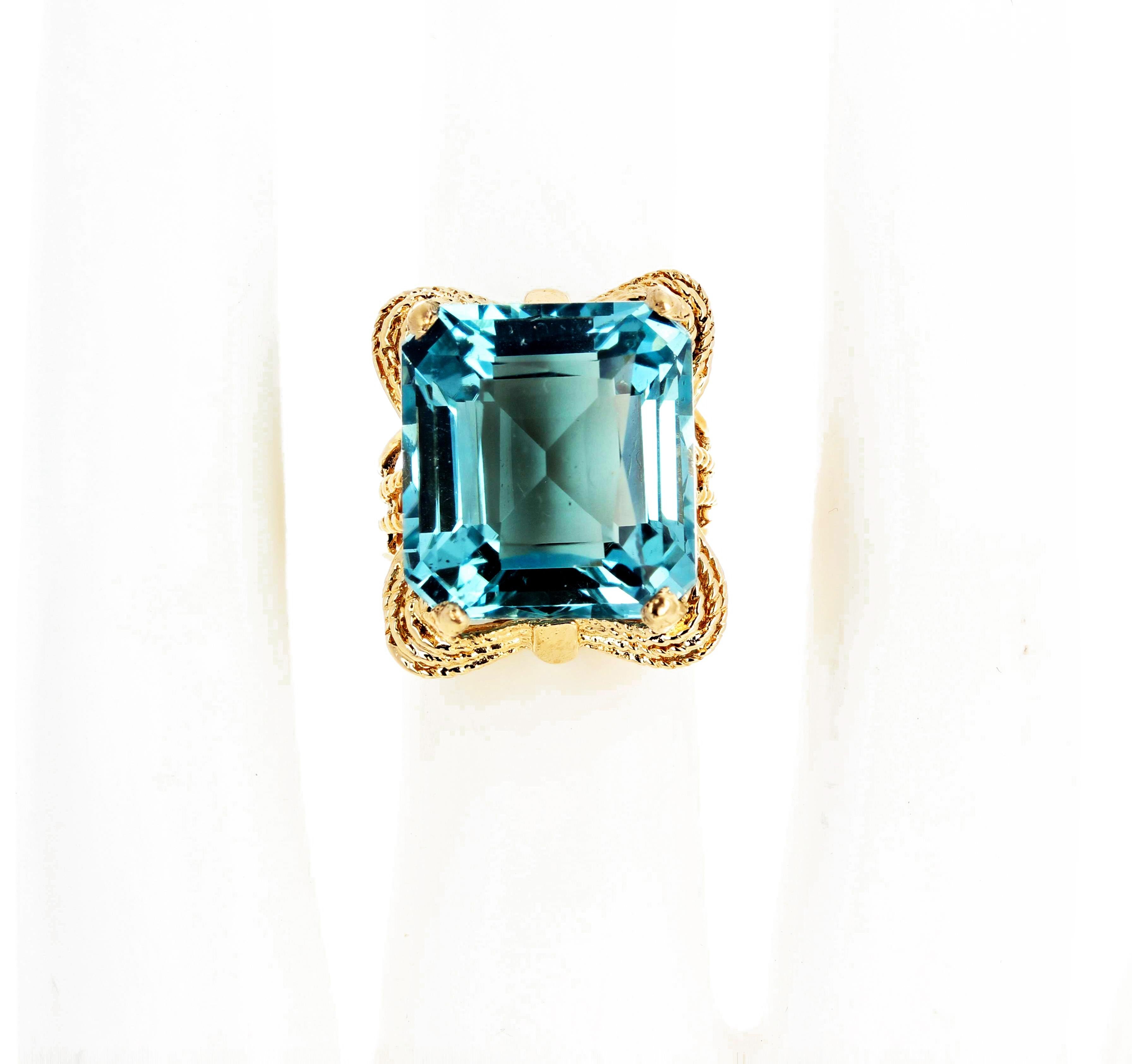 Brilliant Glittering 19 Carat Aquamarine Gold Ring 5