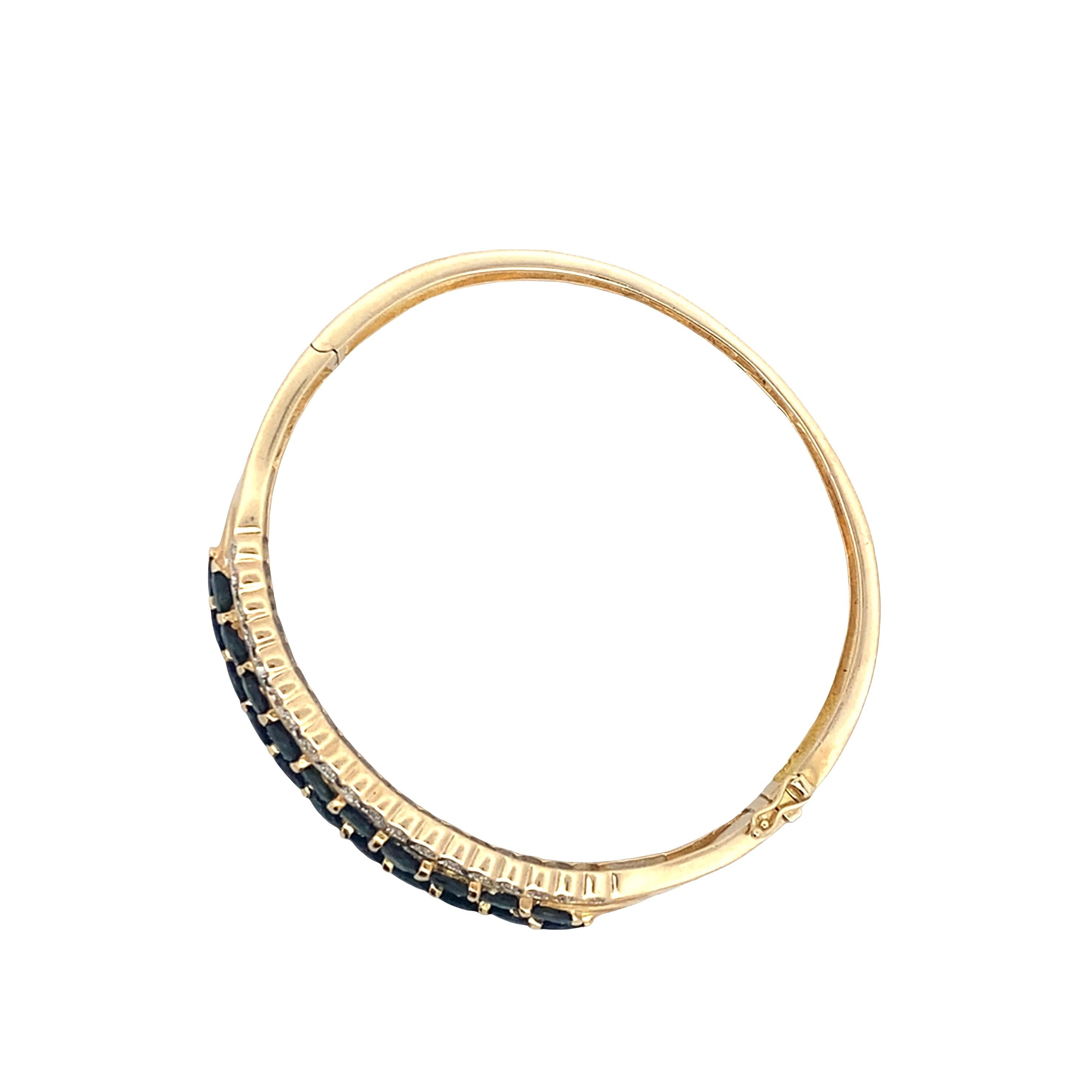 Pulsera brazalete de oro amarillo de 14 quilates con 13,0 quilates de zafiros azules y diamantes en venta 2