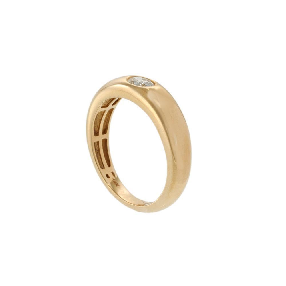 Taglio ovale Anello in oro giallo 14KT con castone e diamante ovale incastonato in vendita