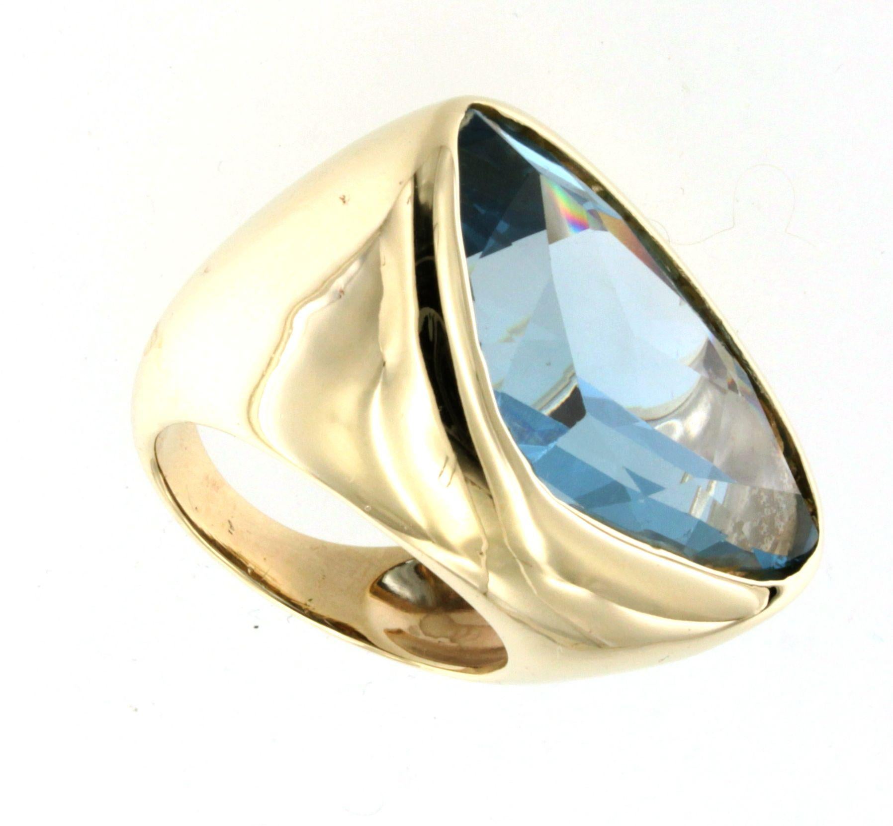 14Kt Yellow Gold Blue Topaz Stones Fashion Cocktail Engagement Modern Ring For Sale 4