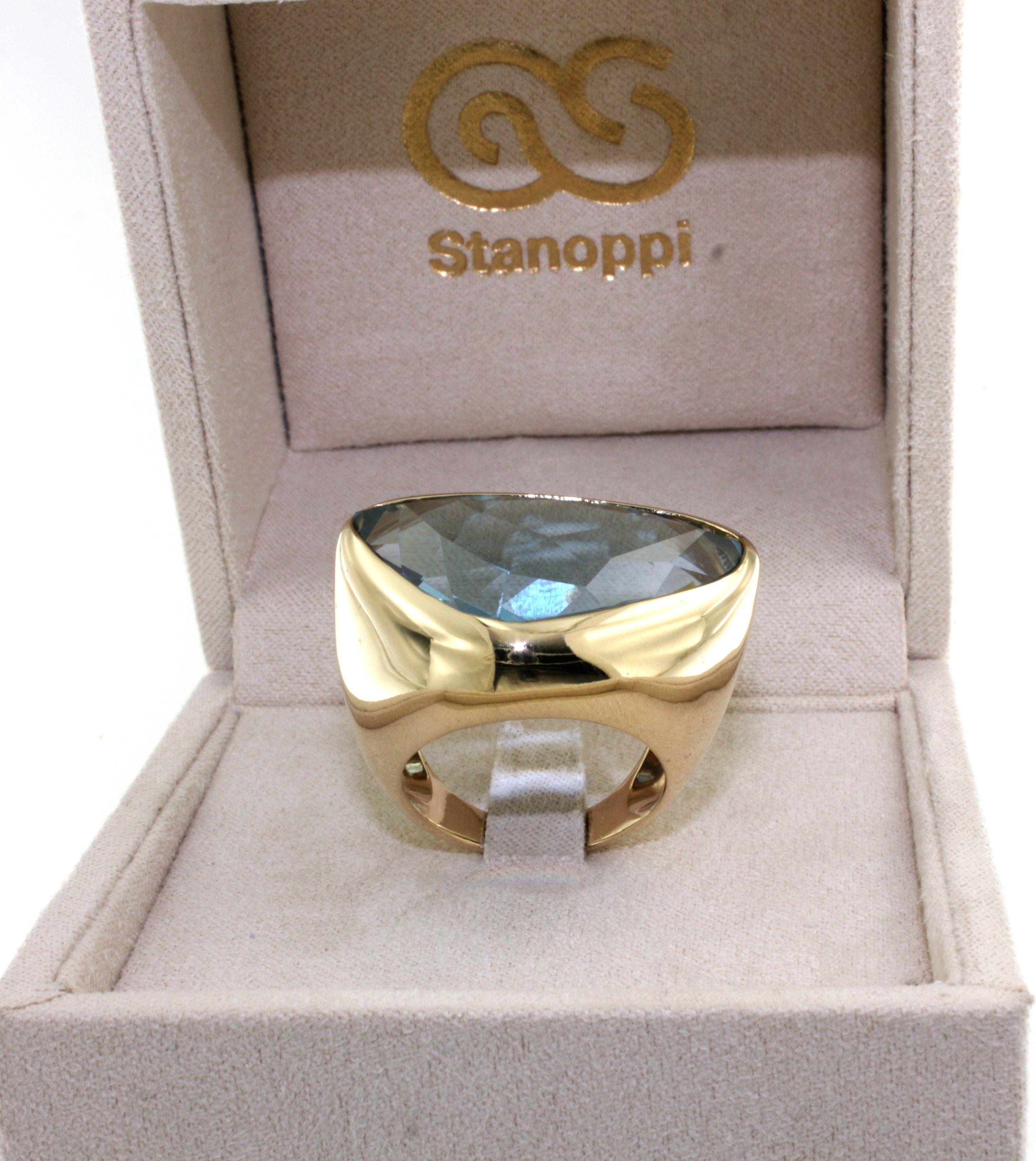 14Kt Yellow Gold Blue Topaz Stones Fashion Cocktail Engagement Modern Ring For Sale 6