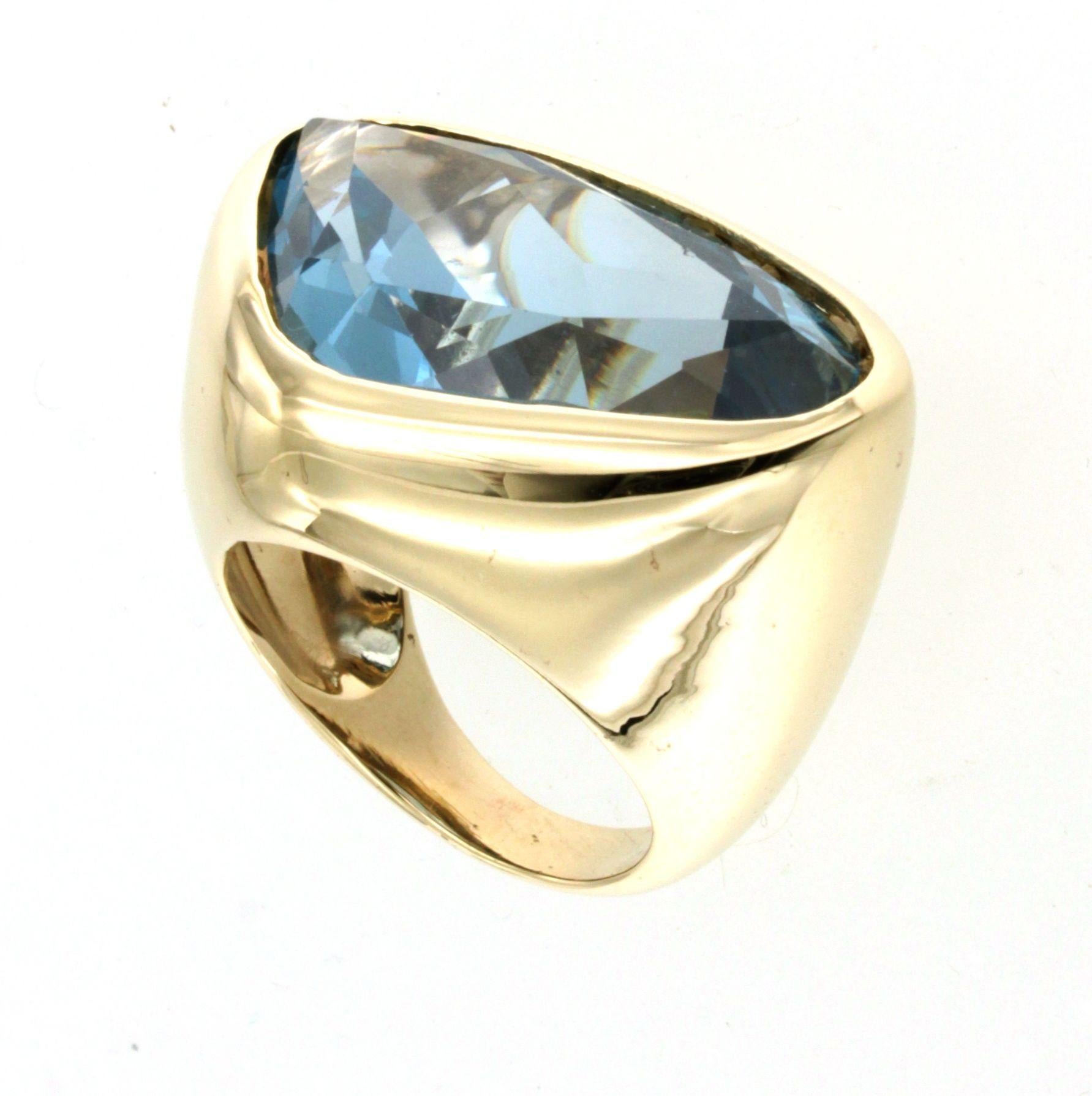 Women's or Men's 14Kt Yellow Gold Blue Topaz Stones Fashion Cocktail Engagement Modern Ring For Sale