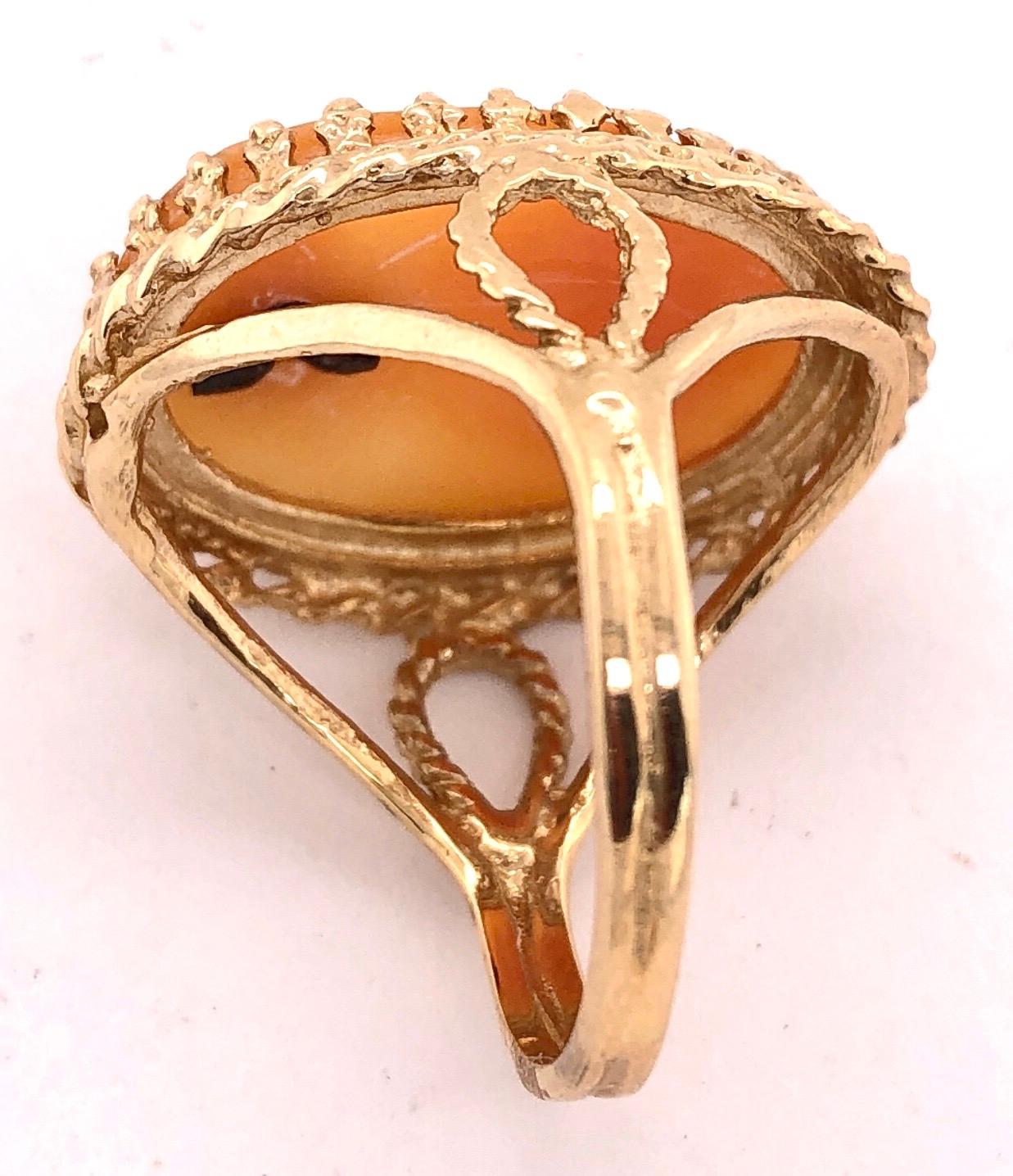 Women's or Men's 14 Karat Yellow Gold Cameo Ring with Round Diamond For Sale