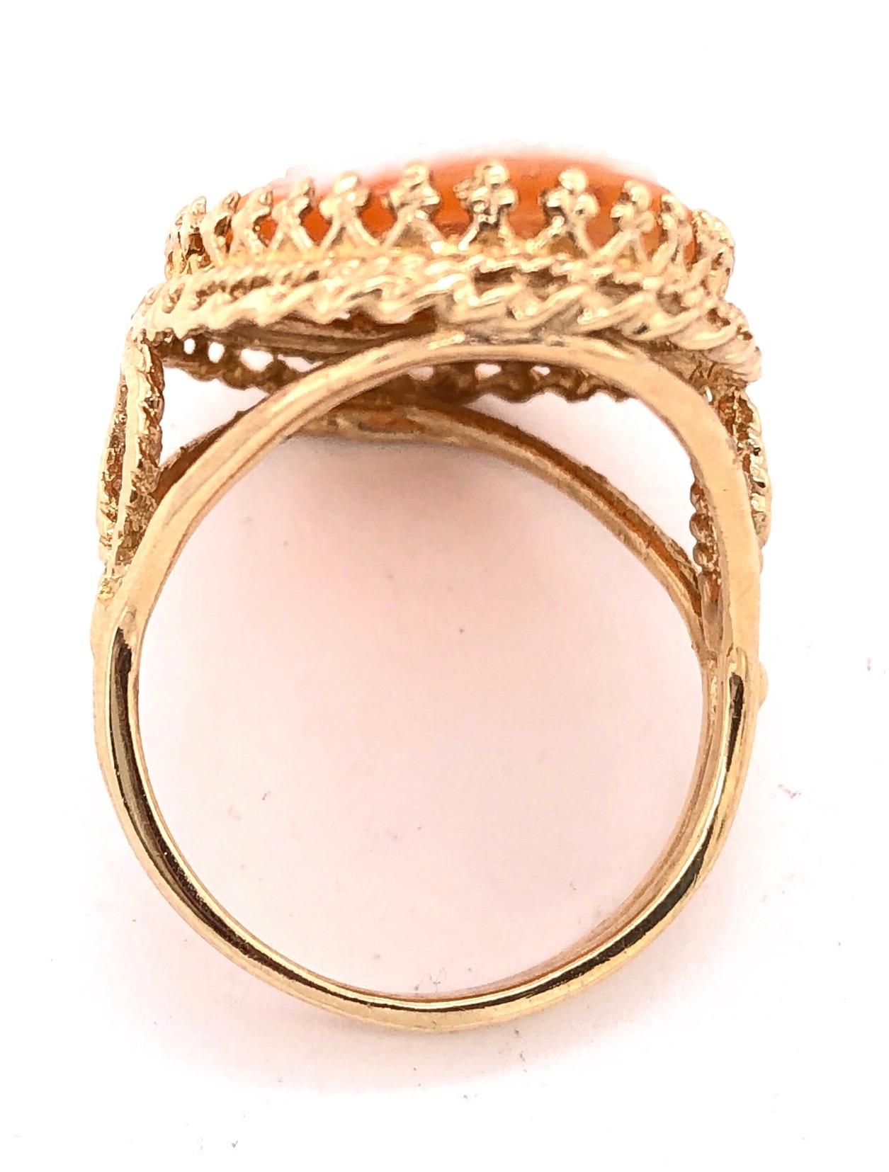 14 Karat Yellow Gold Cameo Ring with Round Diamond For Sale 1
