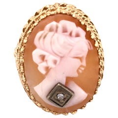 14 Karat Yellow Gold Cameo Ring with Round Diamond