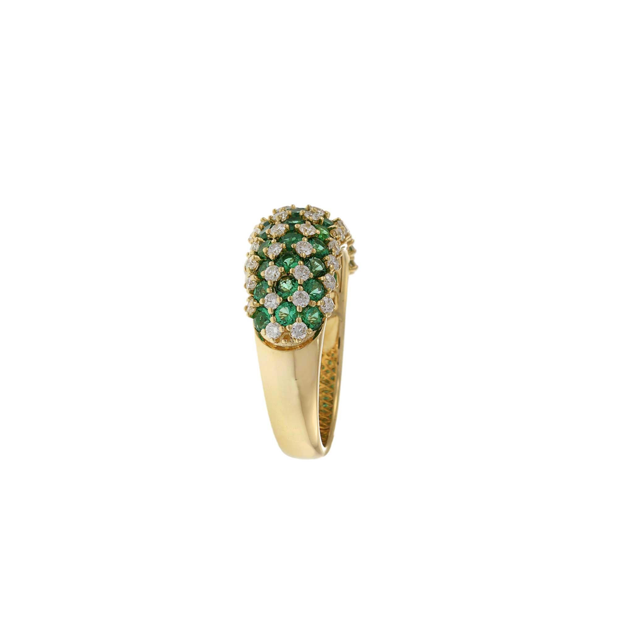 14KT Yellow Gold Checkerboard Emeralds and Diamond Dome Ring In New Condition For Sale In New York, NY
