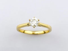 Anello solitario classico con diamante rotondo in oro giallo 14KT