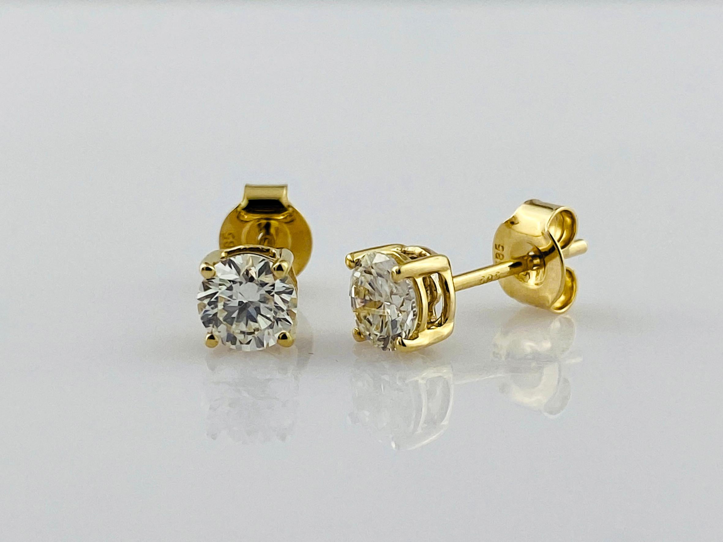 Taille brillant Boucles d'oreilles en or jaune 14KT avec diamant rond classique en vente
