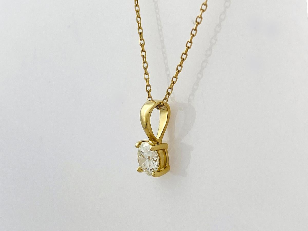 14KT Gelbgold Classic Round Solitaire Diamant Anhänger Halskette (Rundschliff) im Angebot