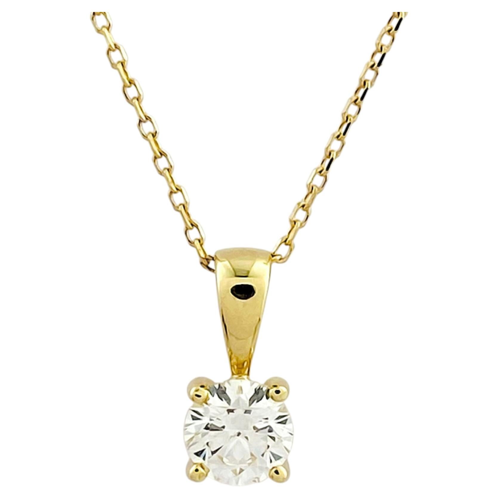 Collana con ciondolo con diamante solitario tondo classico in oro giallo 14KT