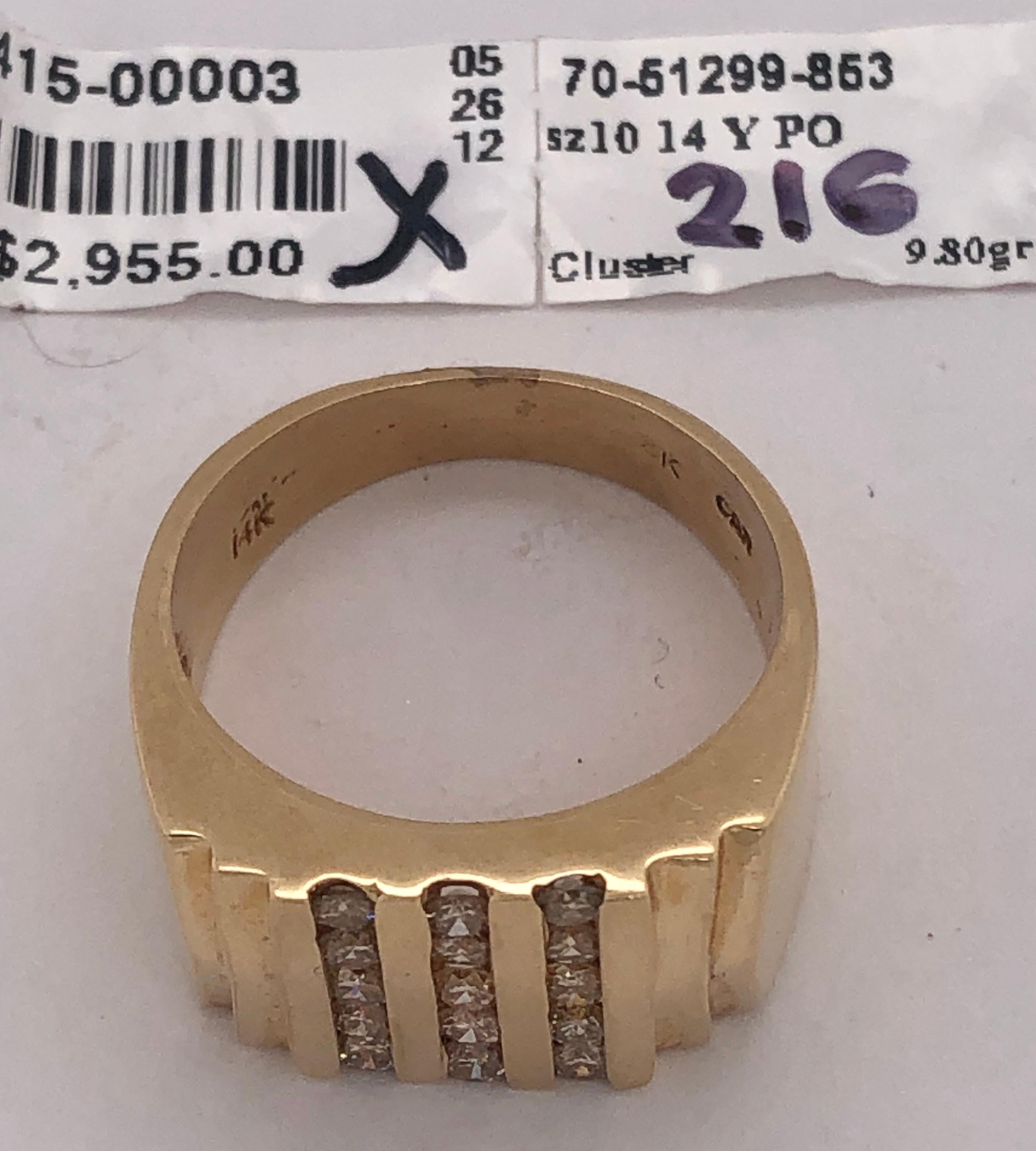 14 Karat Yellow Gold Cluster Ring with 15 Diamonds For Sale 9