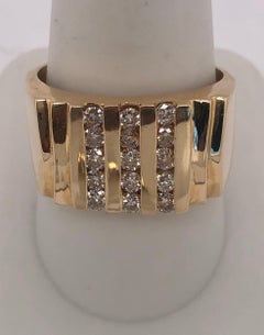14 Karat Yellow Gold Cluster Ring with 15 Diamonds