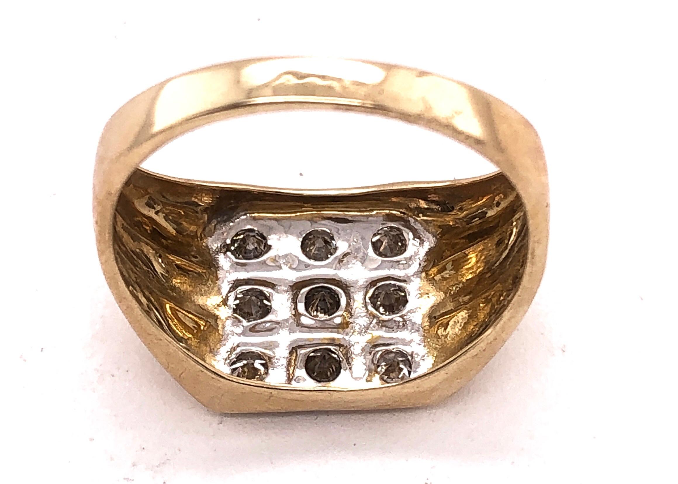 14 Karat Yellow Gold Contemporary Ring with 9 Round Diamonds For Sale 6