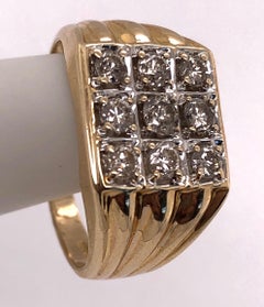 14 Karat Yellow Gold Contemporary Ring with 9 Round Diamonds