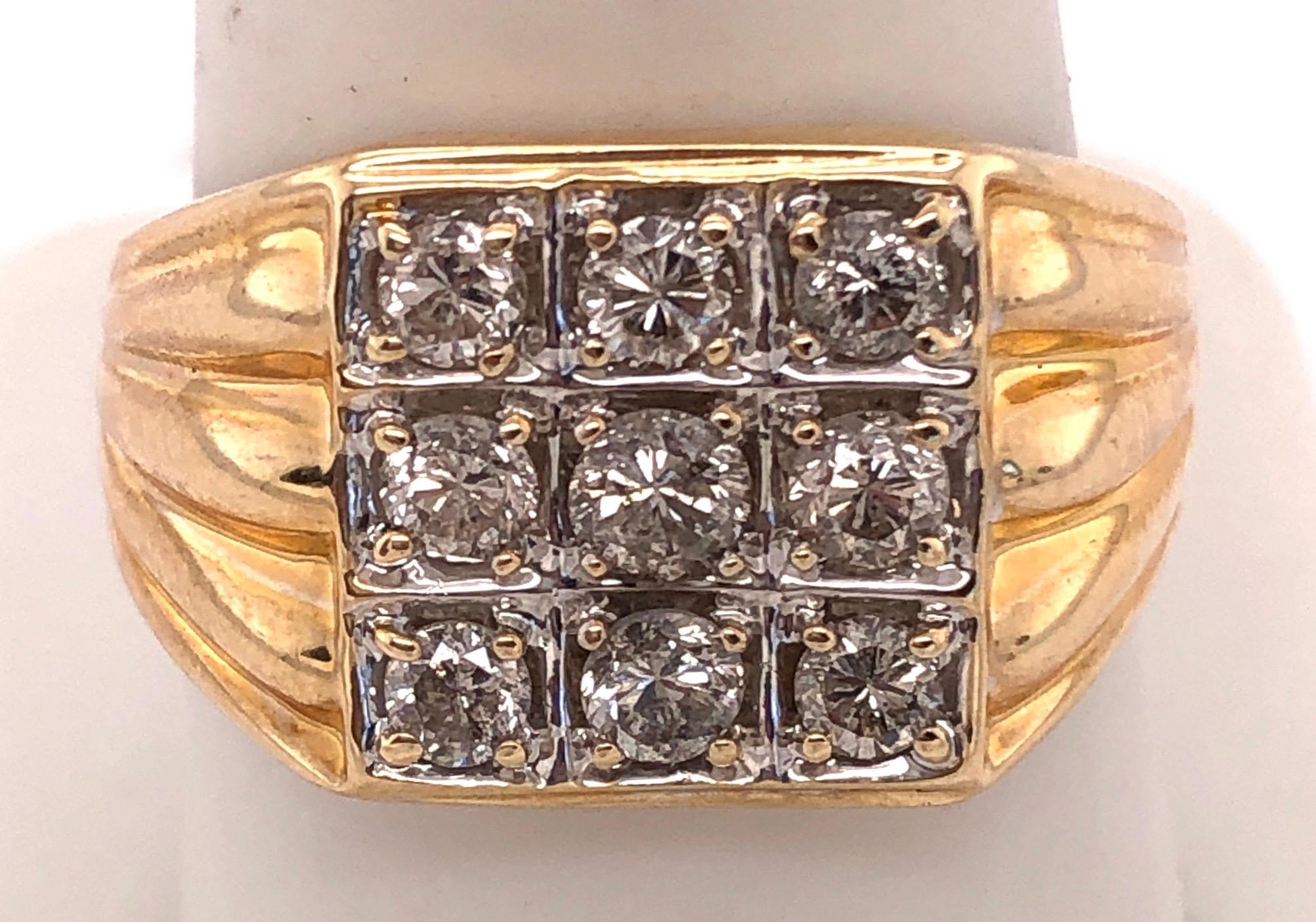 Round Cut 14 Karat Yellow Gold Contemporary Ring with 9 Round Diamonds For Sale