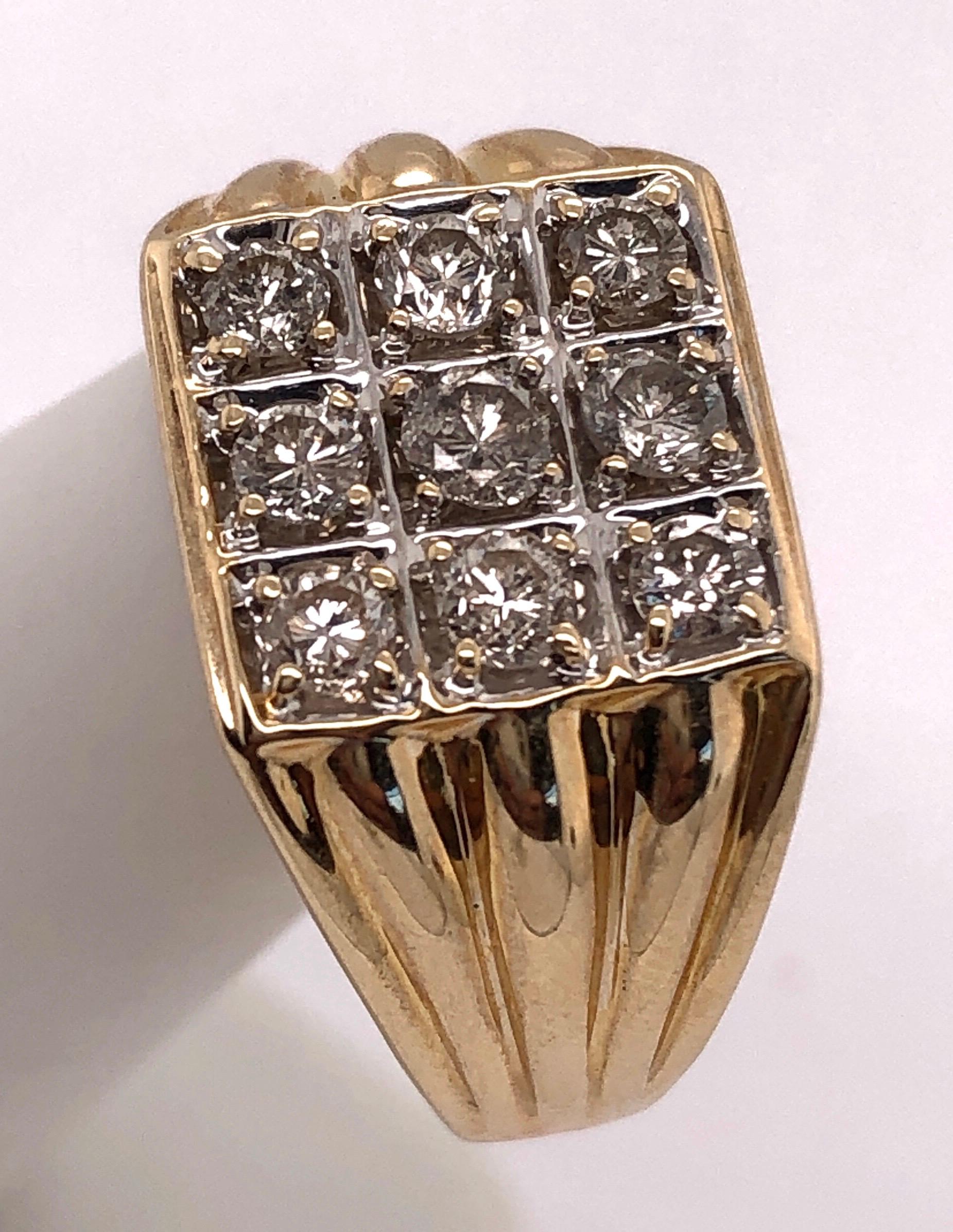 14 Karat Yellow Gold Contemporary Ring with 9 Round Diamonds For Sale 1