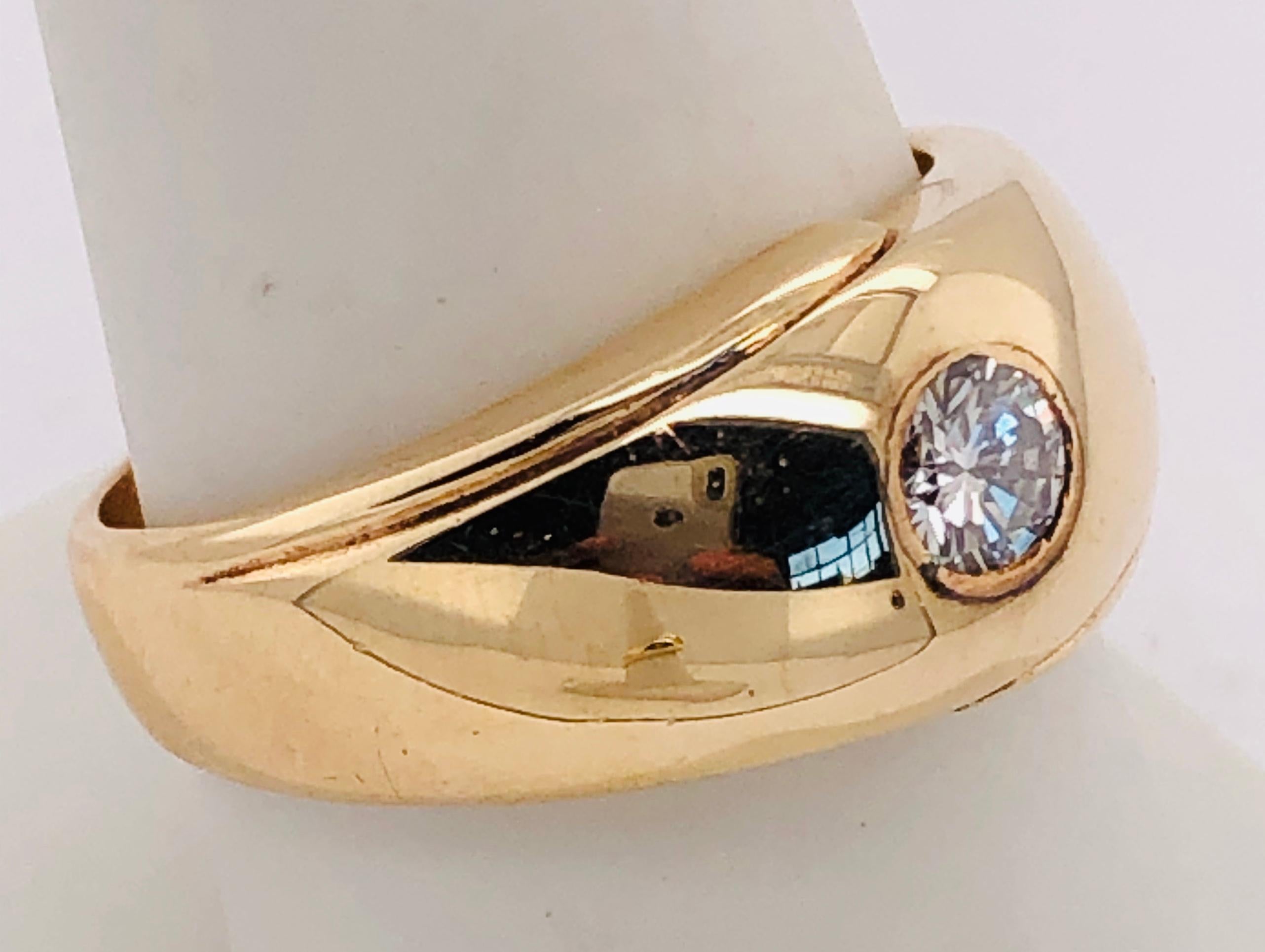 14 Karat Yellow Gold Contemporary Ring with Diamond 0.33 Total Diamond Weight For Sale 6