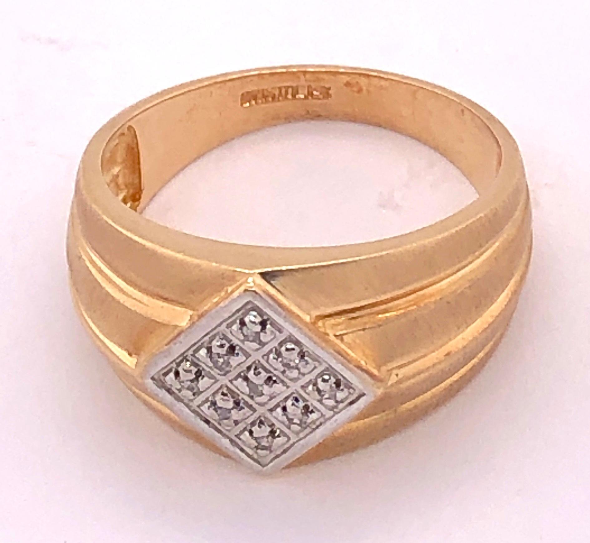 14 Karat Yellow Gold Contemporary Ring with Diamonds For Sale 1