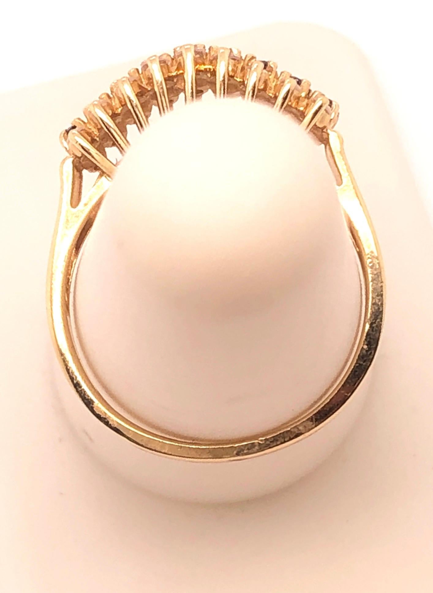 Bague contemporaine en or jaune 14 carats avec saphir et diamant en vente 2