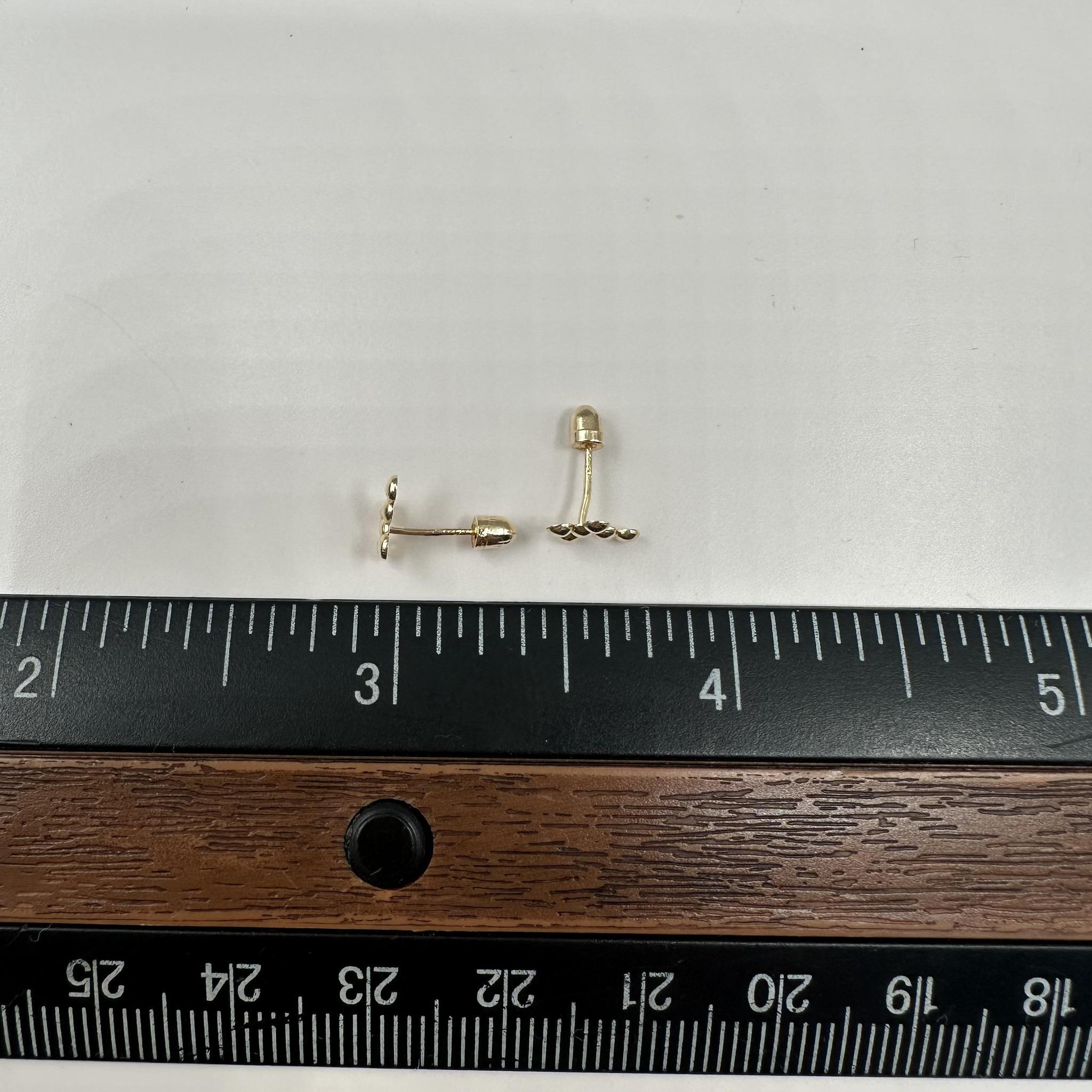 Orecchini a forma di croce in oro giallo 14kt per bambini - Dorso filettato, 0,23g, nuovi in vendita 1