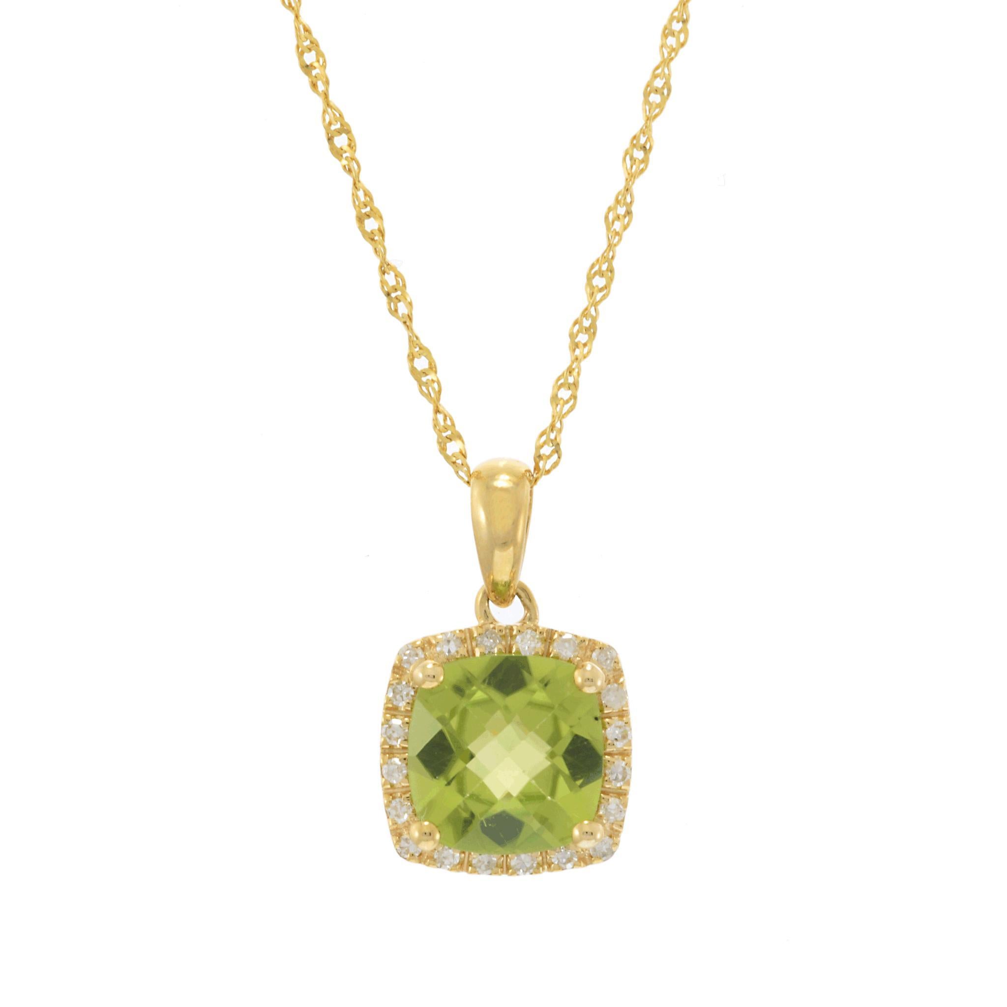 14KT Yellow Gold Cushion-Cut Peridot and Diamond Pendant with Chain In Good Condition For Sale In New York, NY