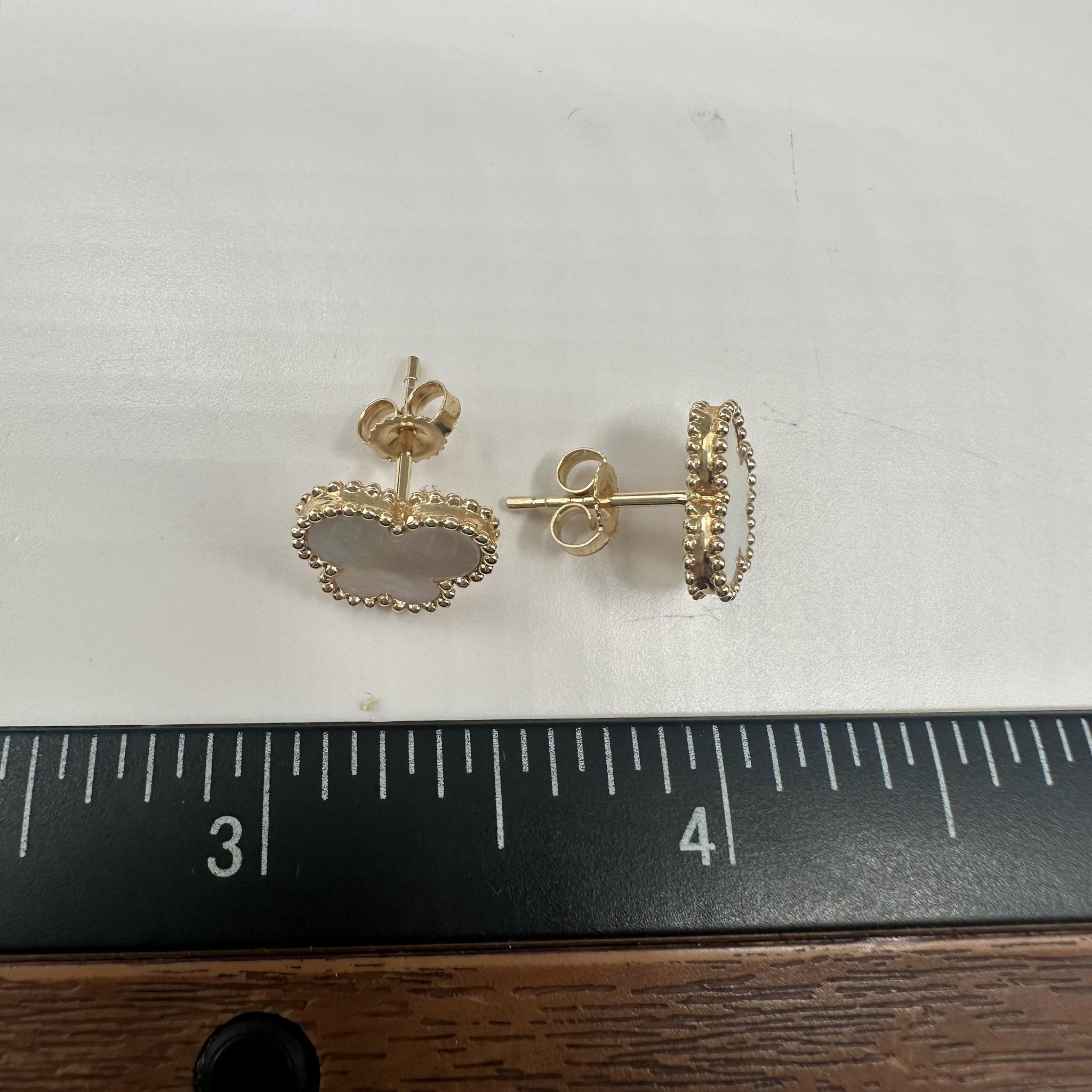 Women's 14kt Yellow Gold Designer Effy Mother of Pearl Stud Earrings - 11mm, New For Sale