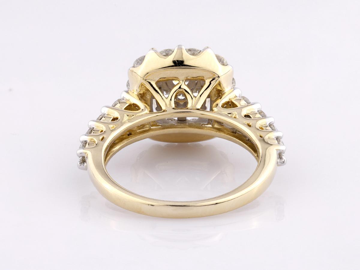 Bague en or jaune 14KT avec grappe de diamants - 2,06 carats certifiés IGI Pour femmes en vente