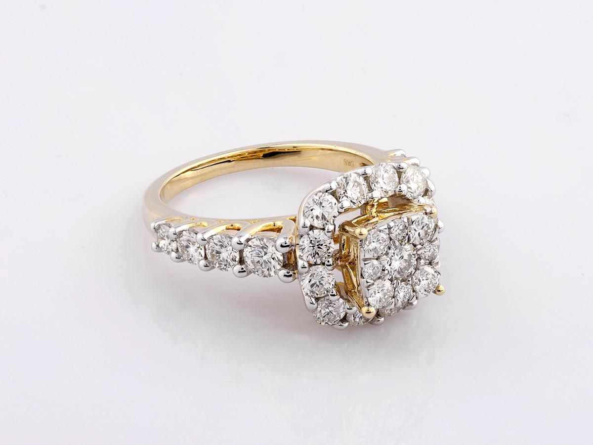 Bague en or jaune 14KT avec grappe de diamants - 2,06 carats certifiés IGI en vente 1