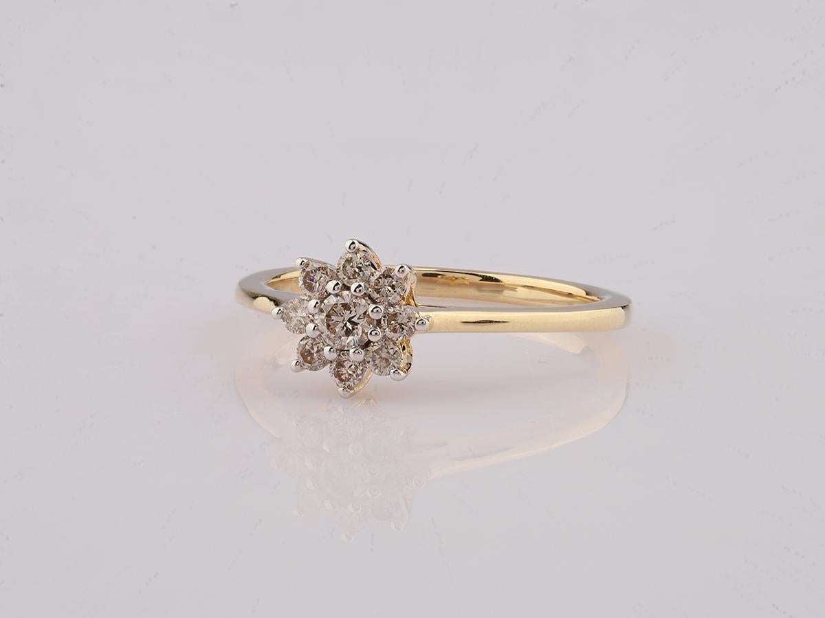 14KT Yellow Gold Diamond Flower Cluster Ring (Brillantschliff) im Angebot