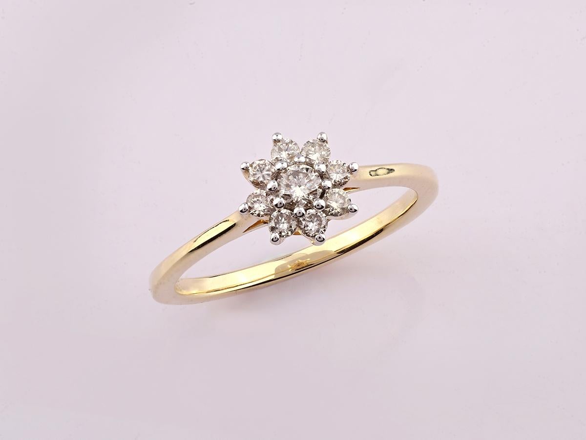 14KT Yellow Gold Diamond Flower Cluster Ring im Zustand „Neu“ im Angebot in Antwerp, BE