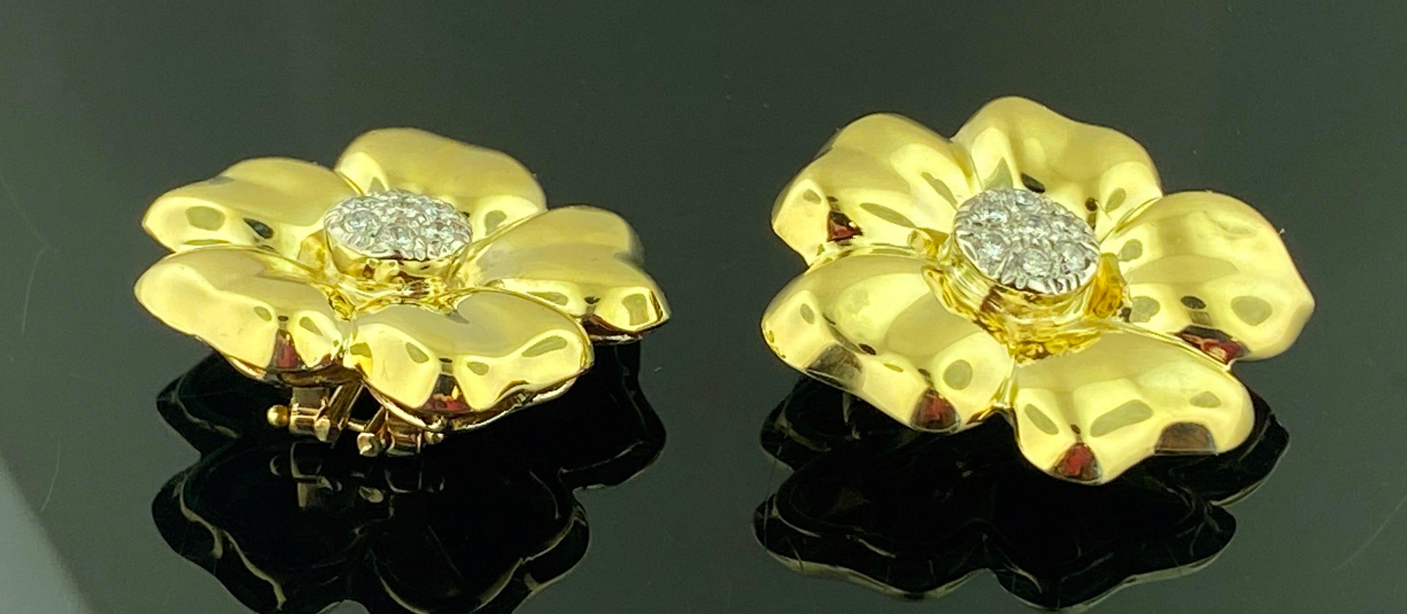 Round Cut 14KT Yellow Gold & Diamond Flower Earrings For Sale