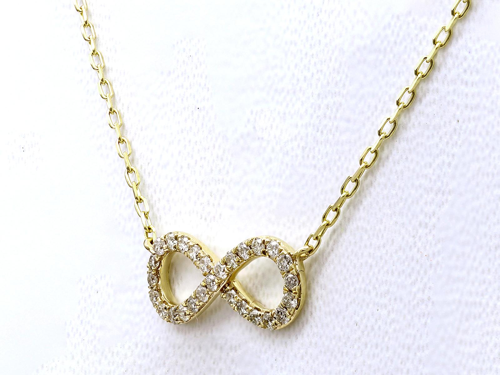 Taille brillant Collier pendentif infini en or jaune 14KT avec diamants en vente