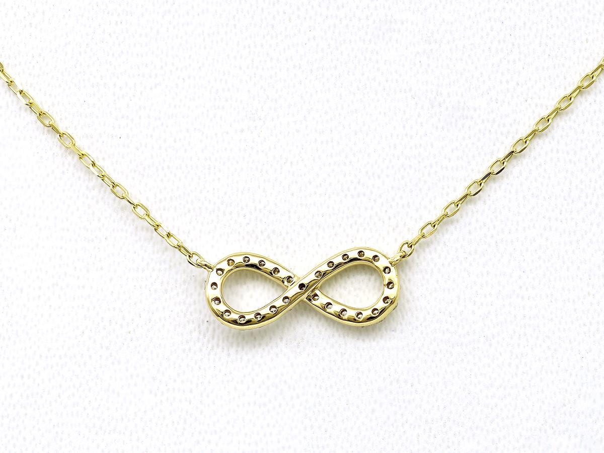 Collier pendentif infini en or jaune 14KT avec diamants Pour femmes en vente