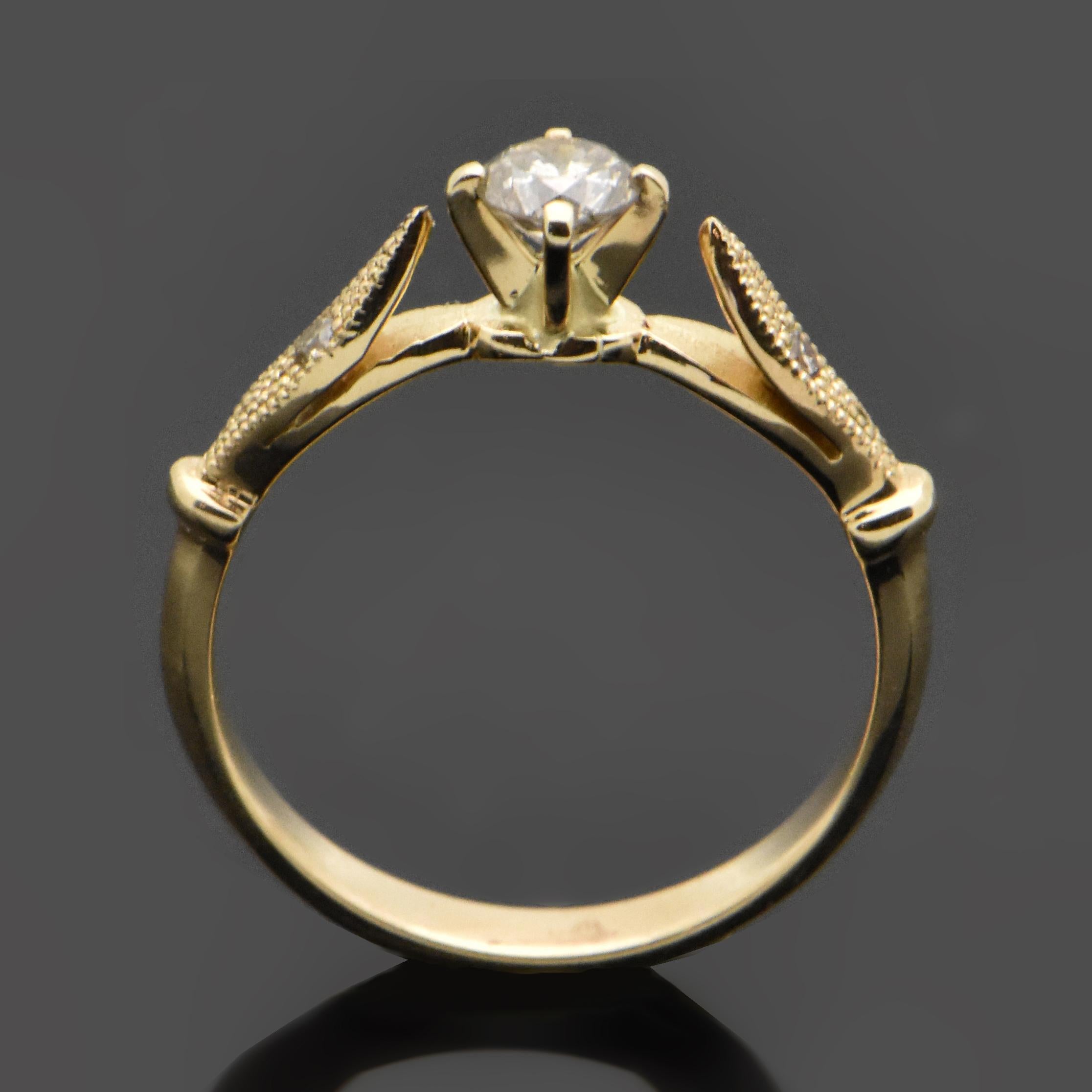 Round Cut 14 Karat Yellow Gold Diamond Ring For Sale