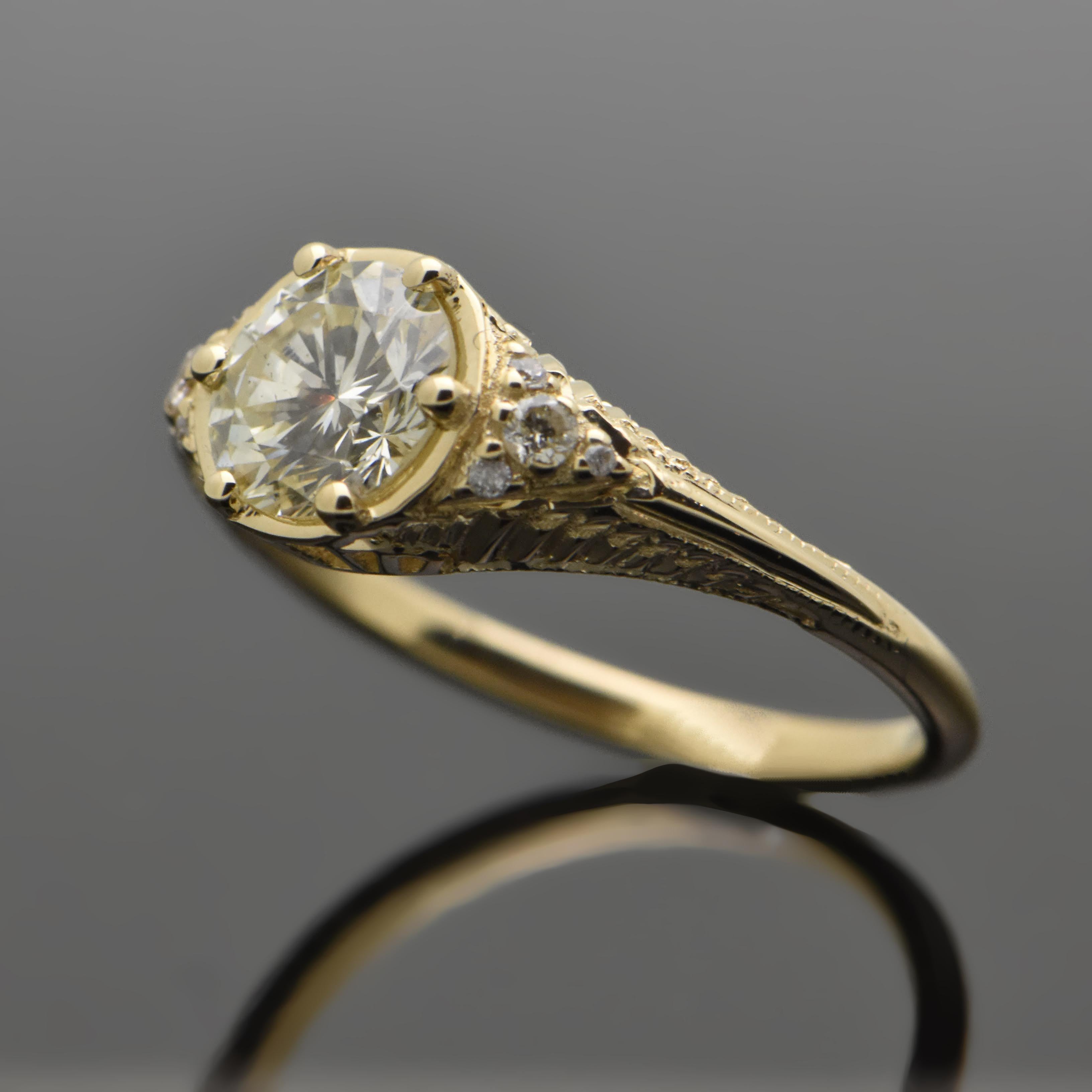 Women's 14kt Yellow Gold Diamond Ring For Sale