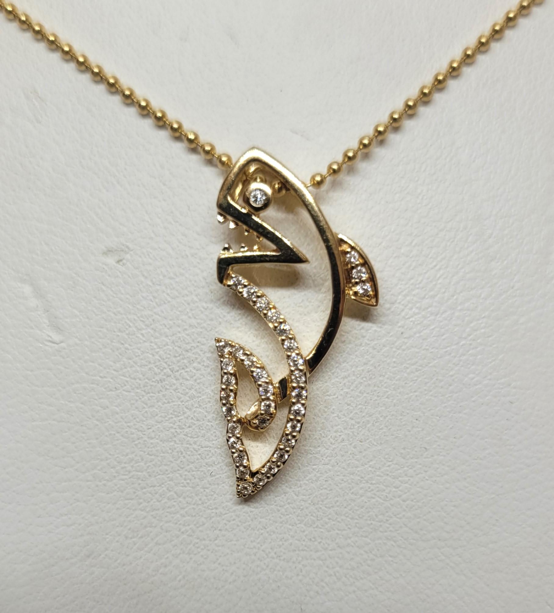 Pendentif requin en or jaune 14kt diamants ronds .25cttw 17 en chaîne 4.4 Gr en vente 1