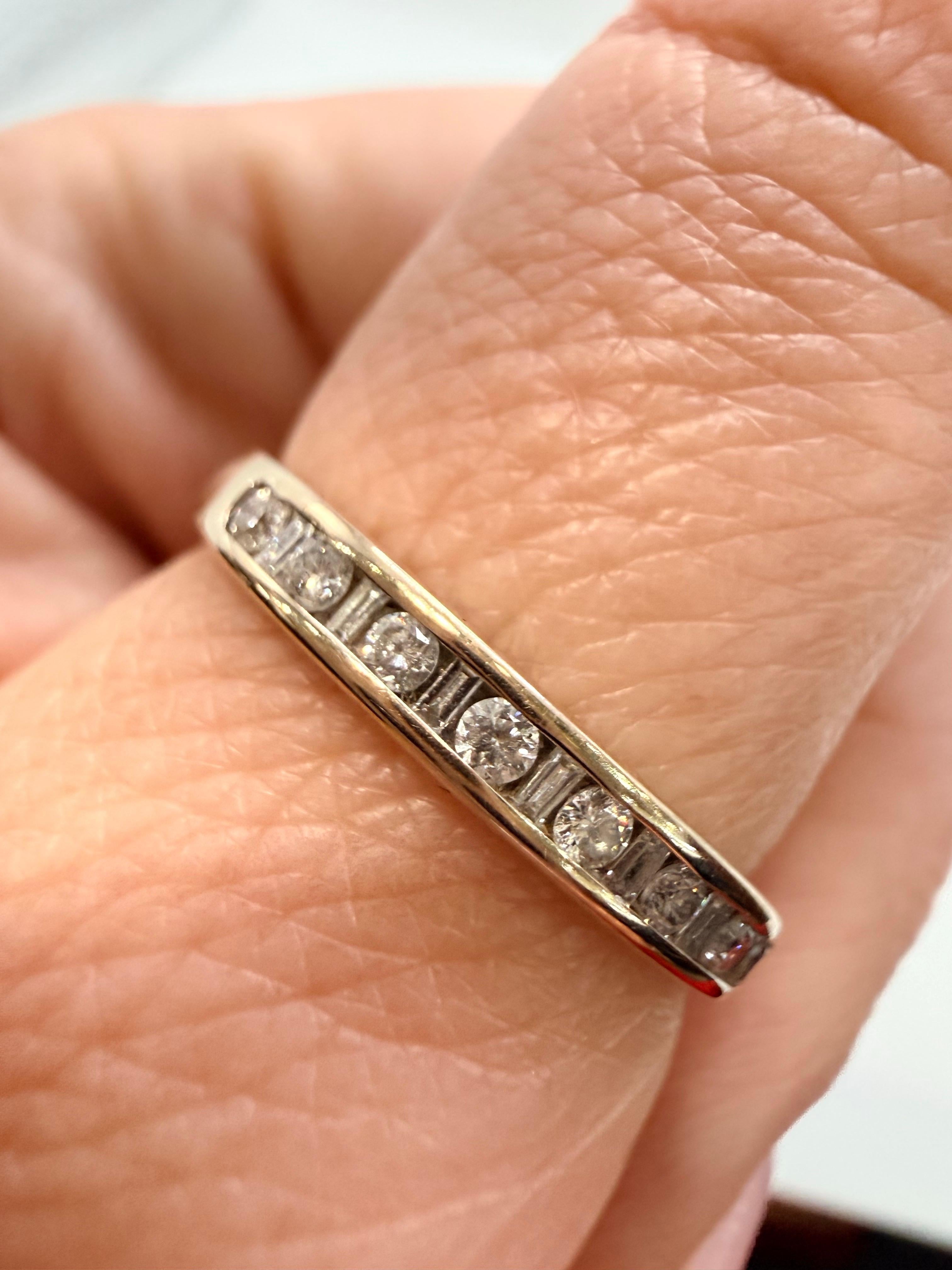 Alliance en or jaune 14KT avec diamant 0.40ct Neuf - En vente à Boca Raton, FL