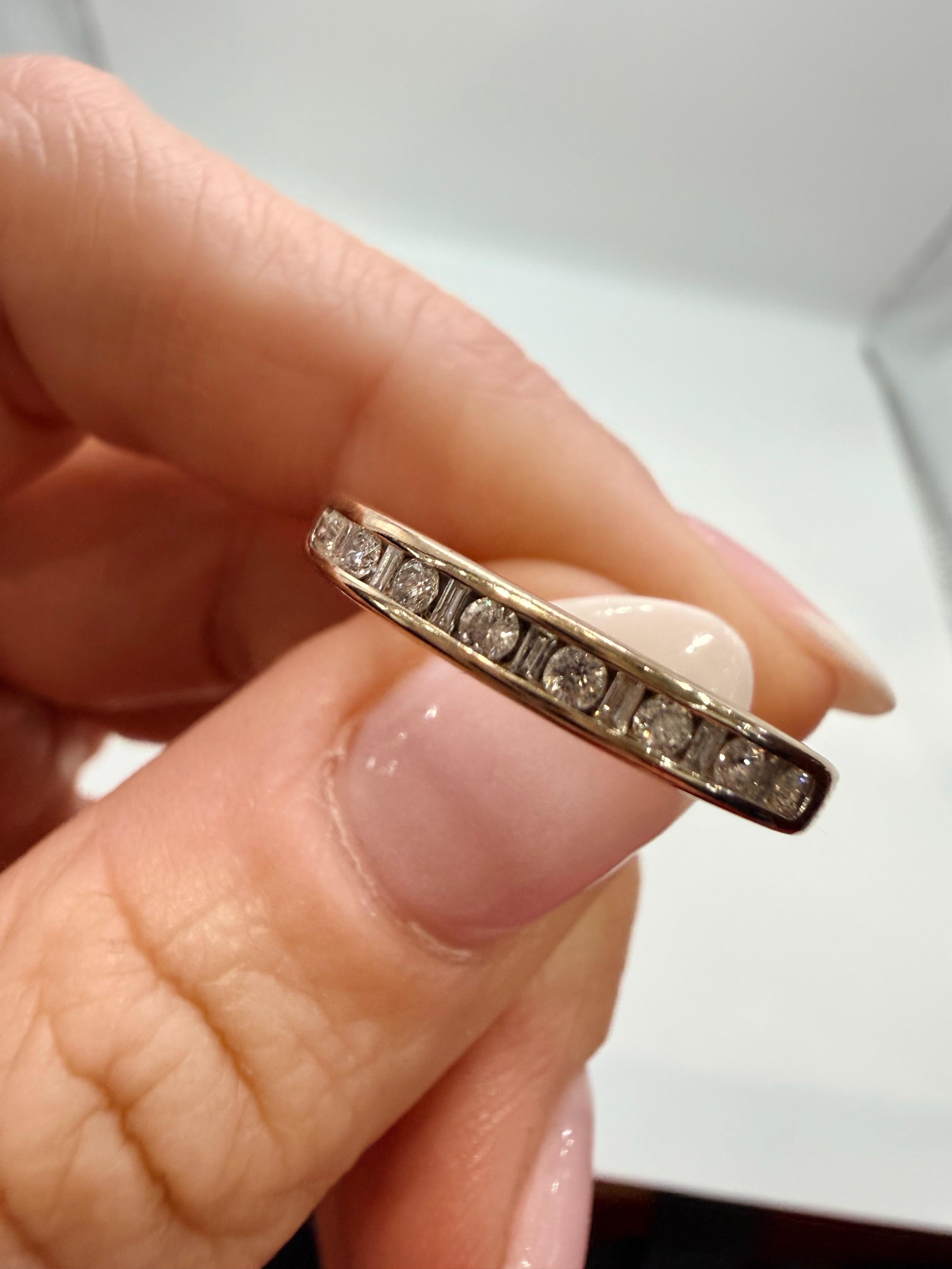 Alliance en or jaune 14KT avec diamant 0.40ct Unisexe en vente